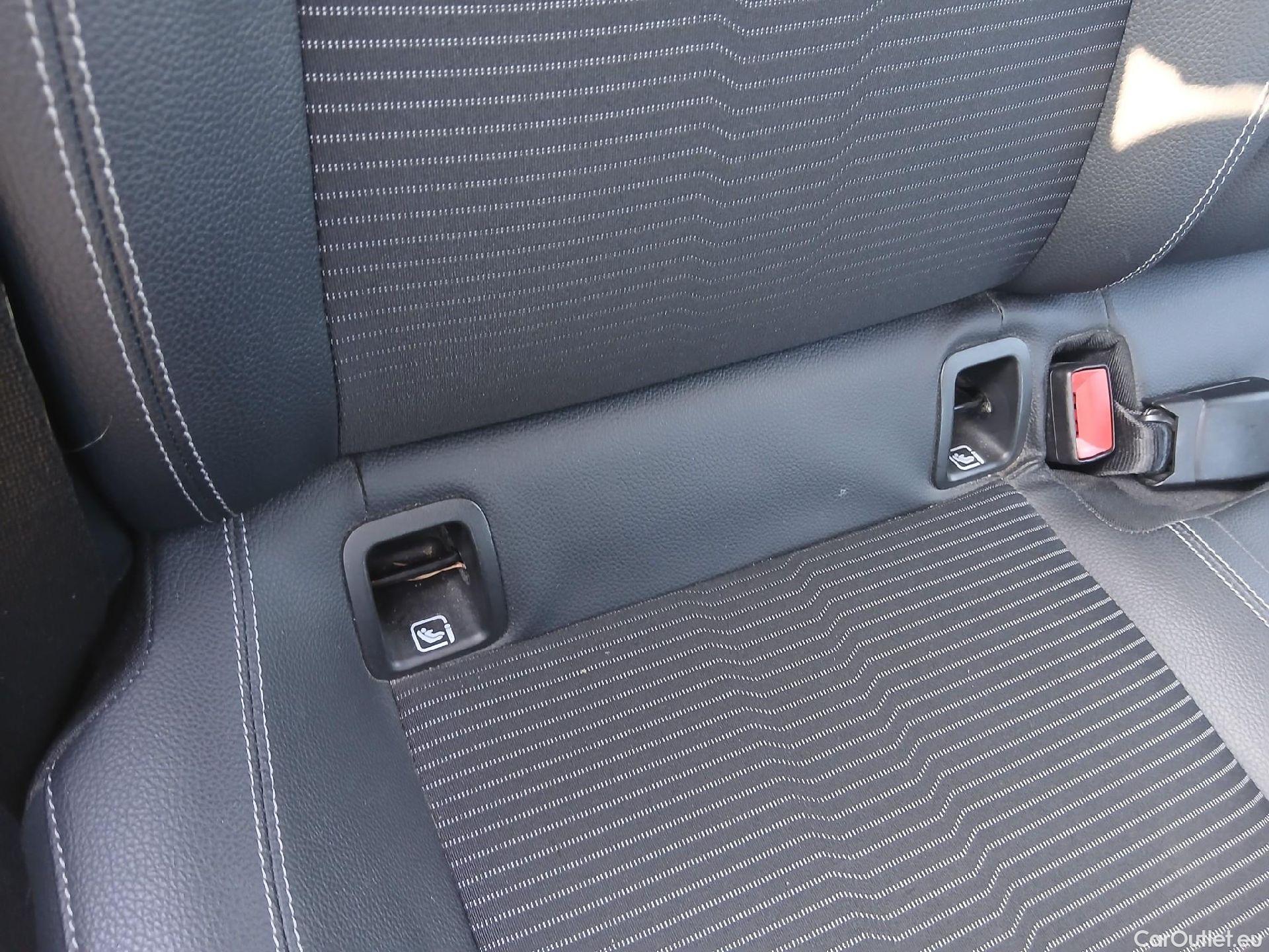  Mercedes  A-Klasse MERCEDES-BENZ Clase A / 2018 / 4P / sedán Sedán A 250 e #58