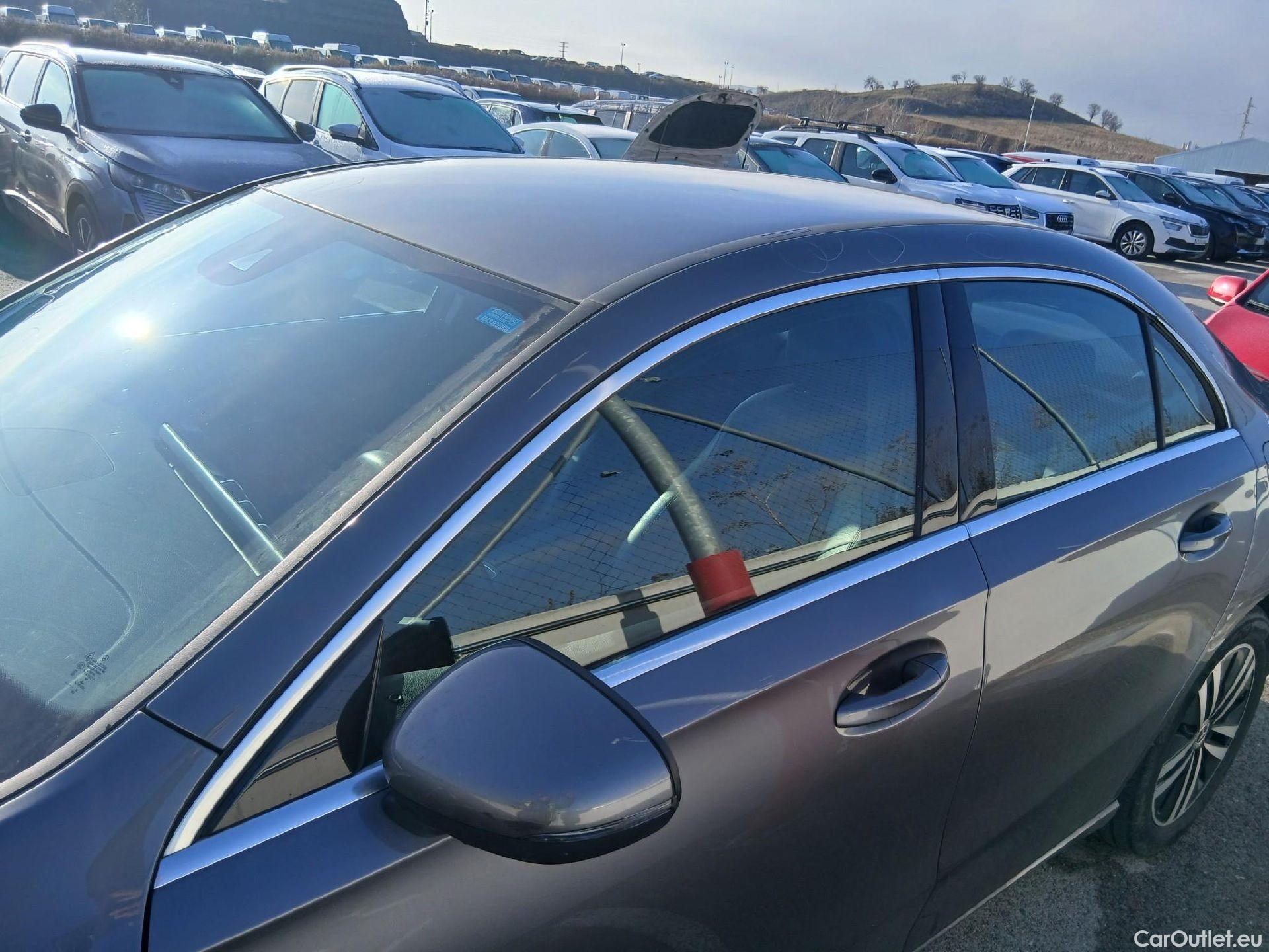  Mercedes  A-Klasse MERCEDES-BENZ Clase A / 2018 / 4P / sedán Sedán A 250 e #20