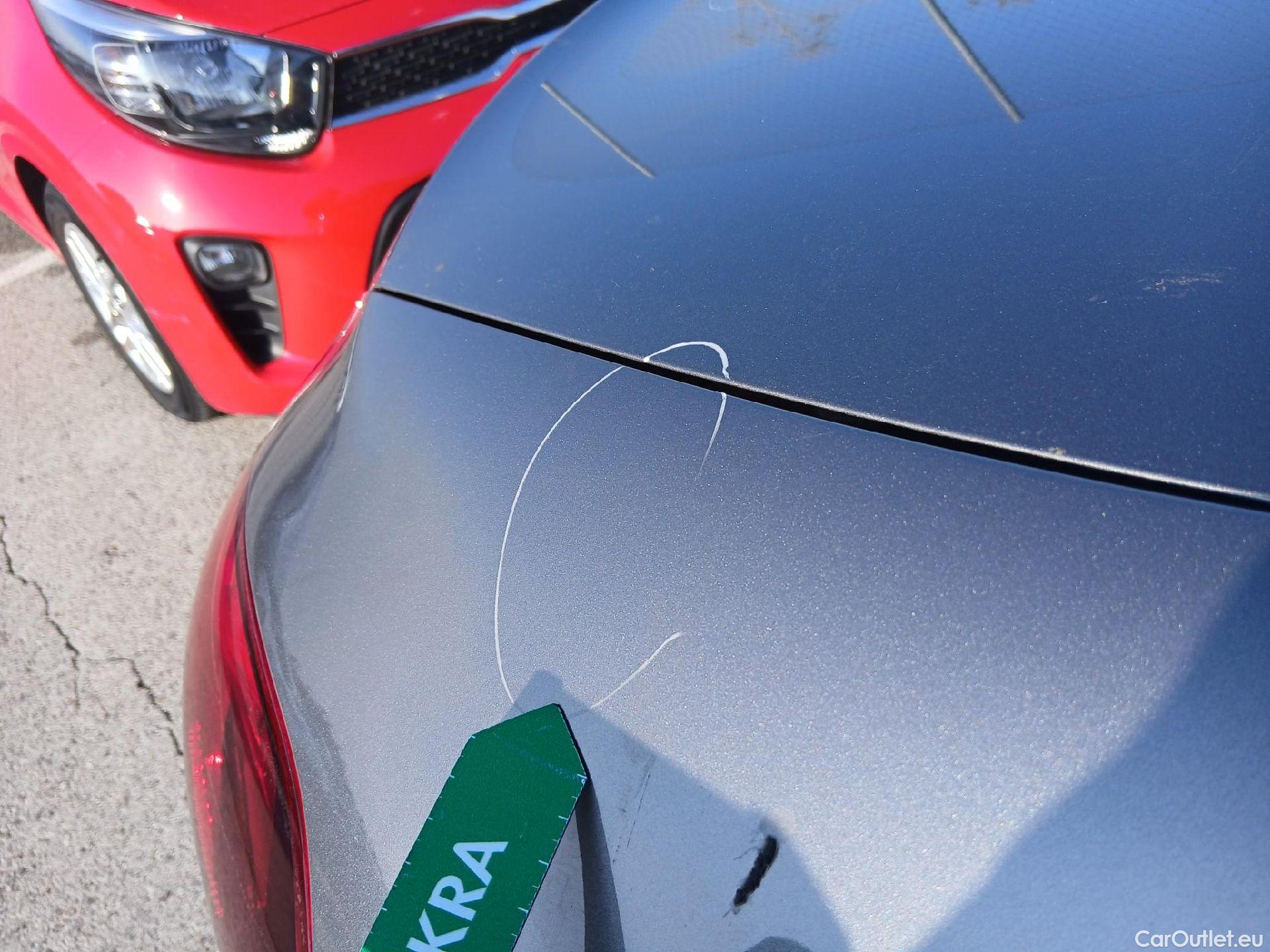  Mercedes  A-Klasse MERCEDES-BENZ Clase A / 2018 / 4P / sedán Sedán A 250 e #40