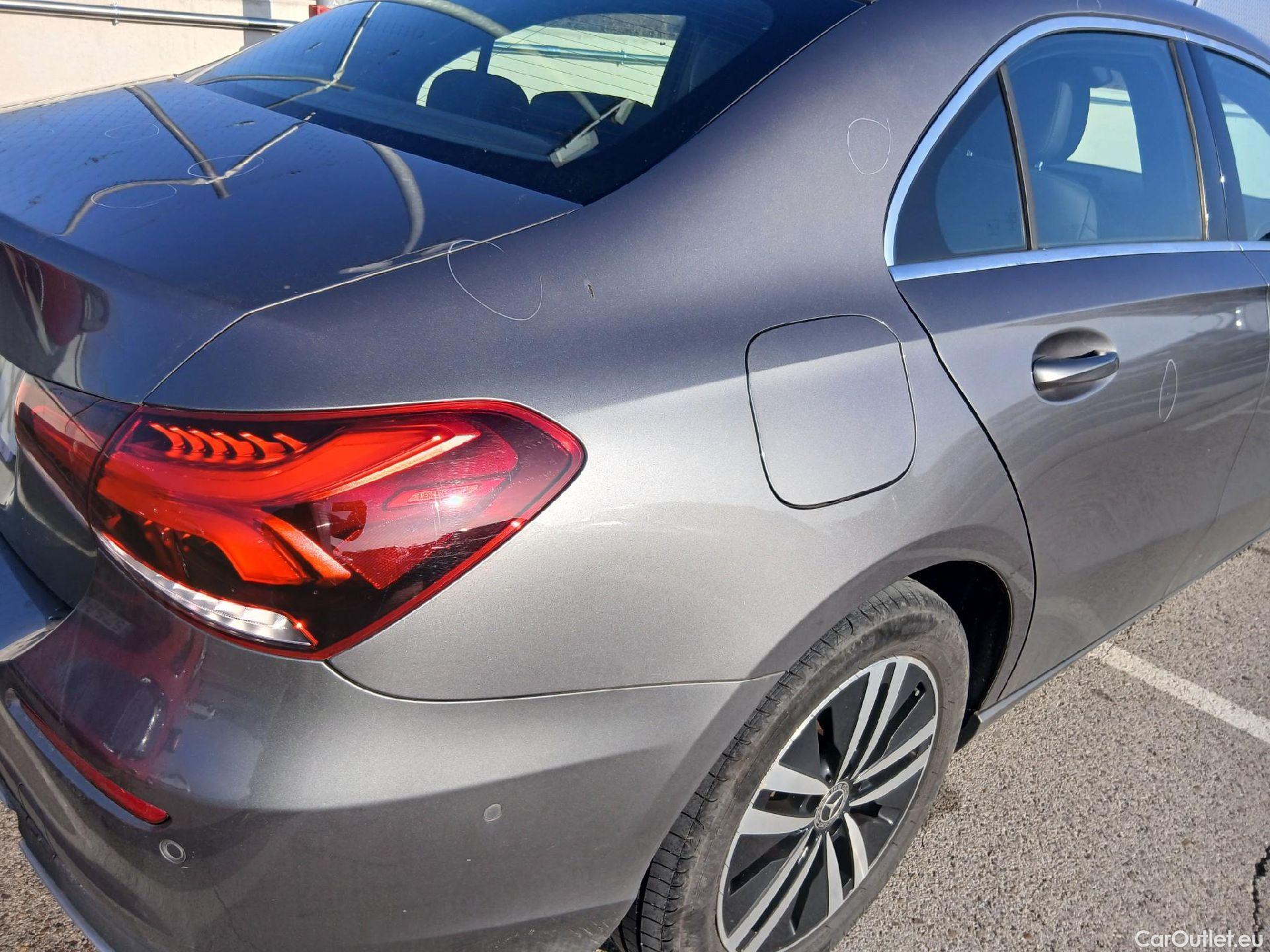  Mercedes  A-Klasse MERCEDES-BENZ Clase A / 2018 / 4P / sedán Sedán A 250 e #41