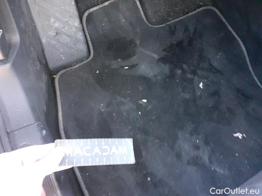  Volkswagen  Golf  VOLKSWAGEN / 2020 / 5P / berlina con portón 2.0 TDI 85kW (115CV) #22