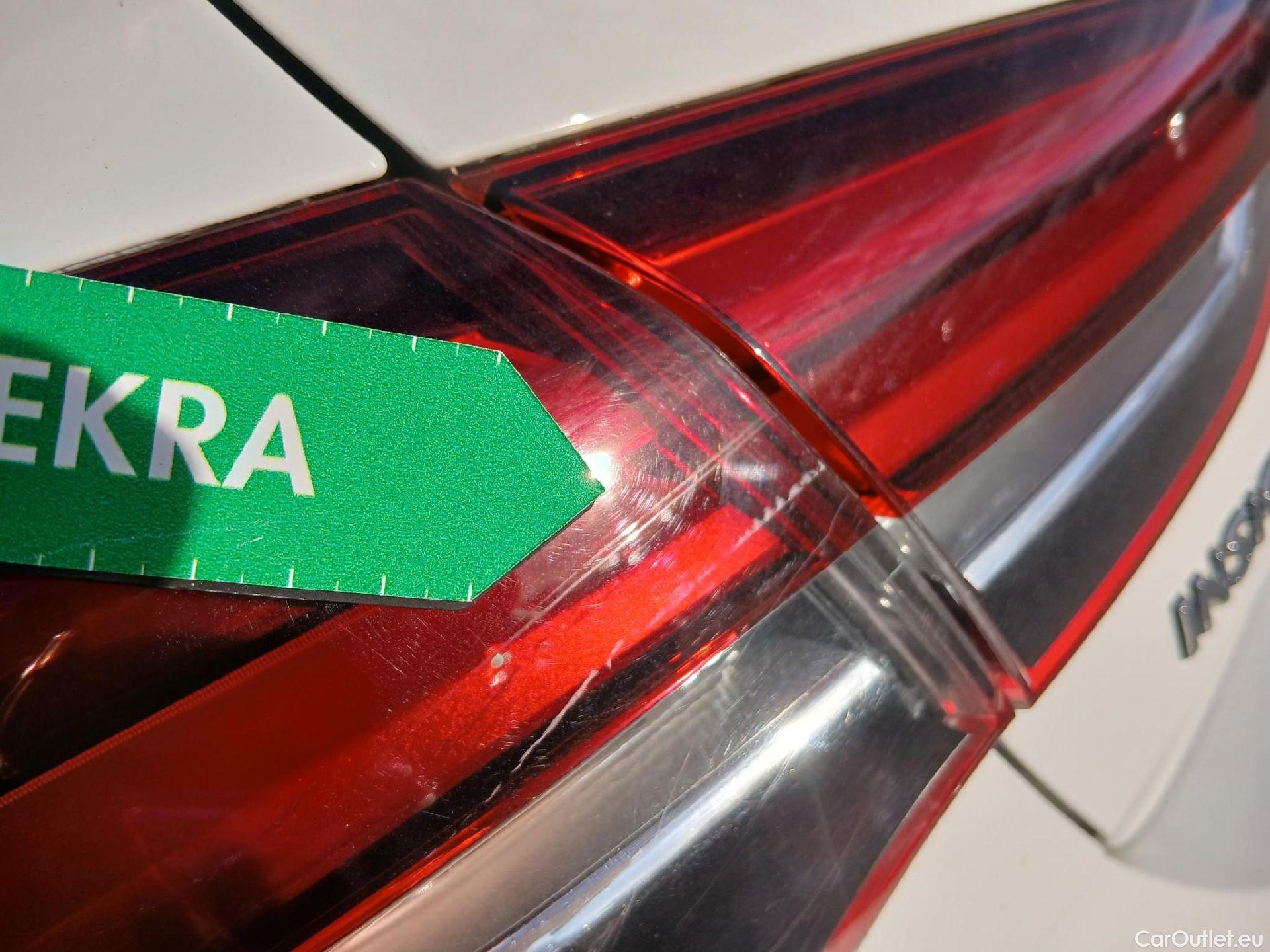  Opel  Insignia OPEL  / 2020 / 5P / berlina con portón GS Edition 1.5D DVH 90kW (122CV) MT6 #23