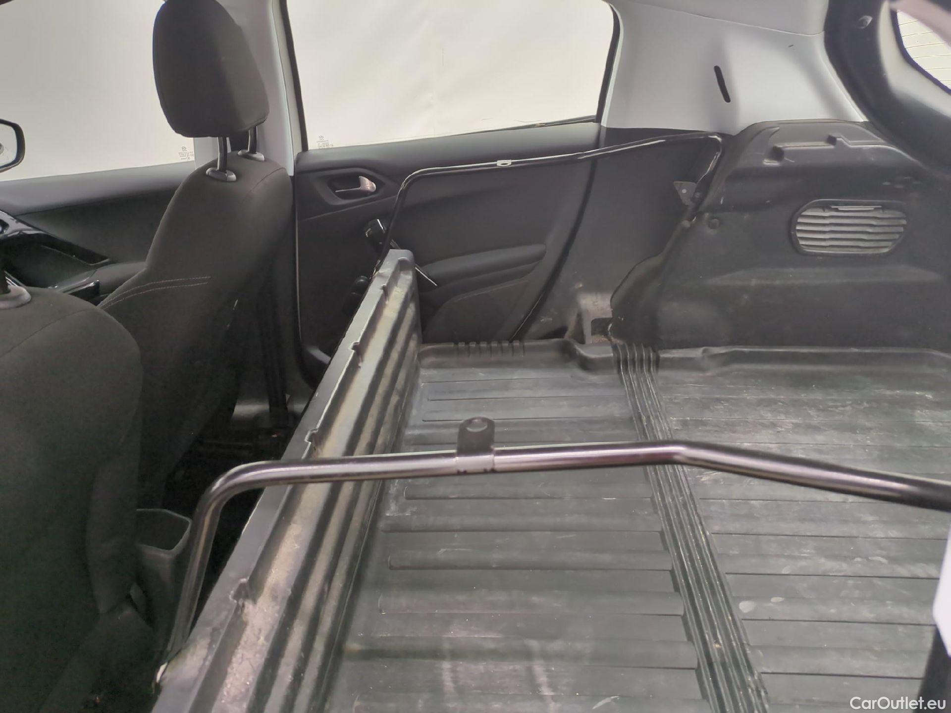  Peugeot  208  Affaire Premium Pack 1.2 80CV BVM5 E6dT #15