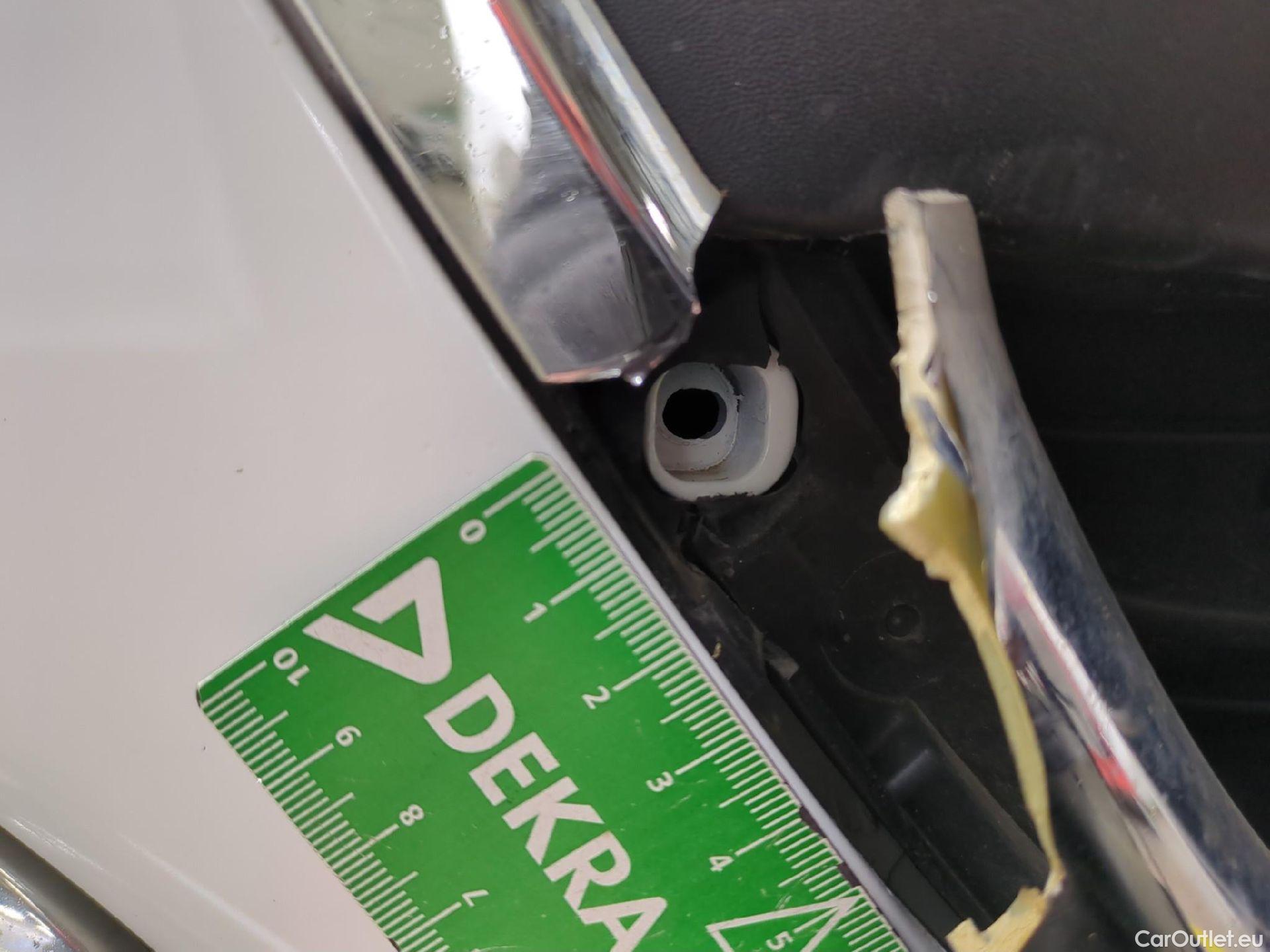  Peugeot  208  Affaire Premium Pack 1.2 80CV BVM5 E6dT #23