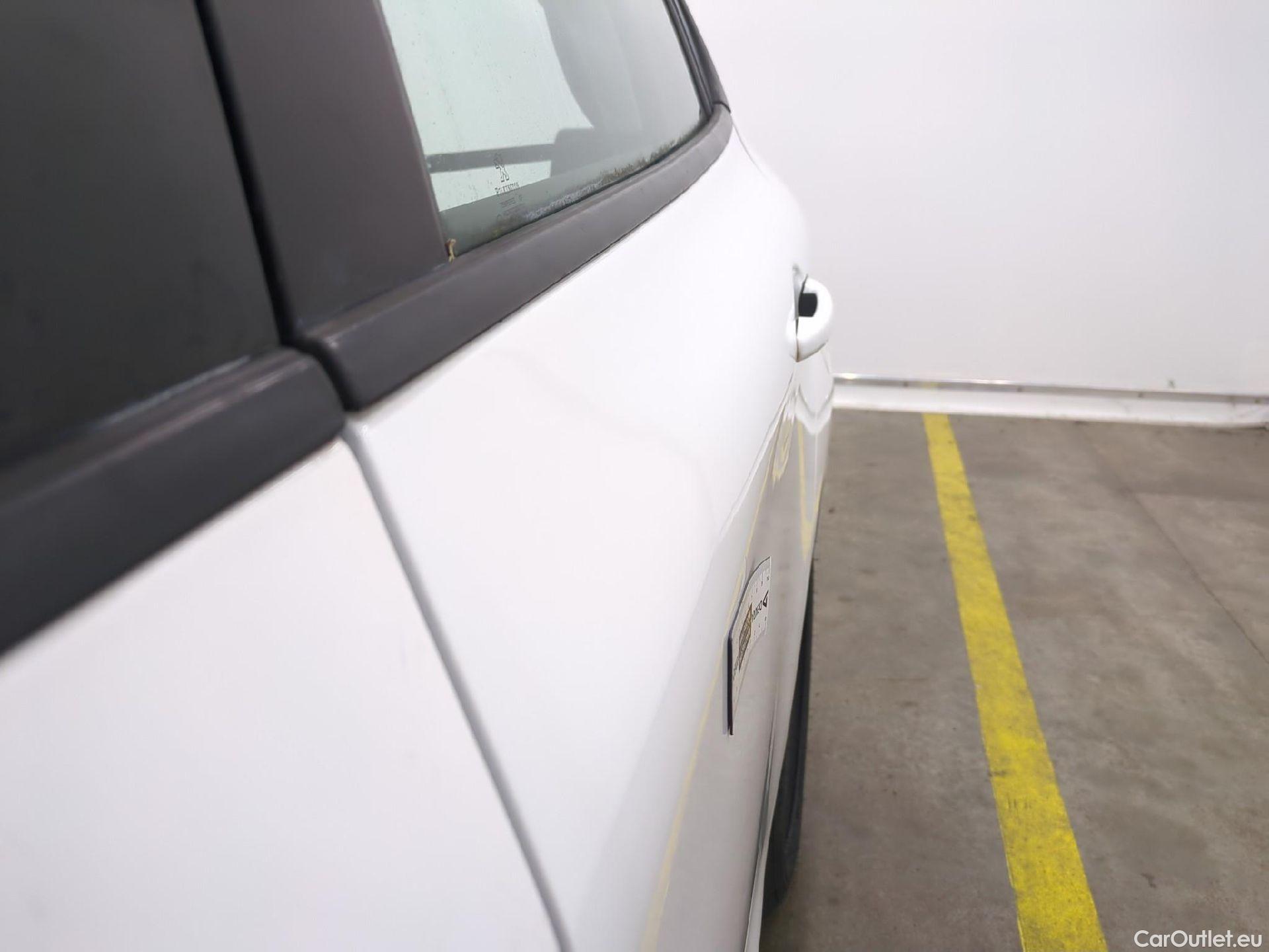  Peugeot  208  Affaire Premium Pack 1.2 80CV BVM5 E6dT #46