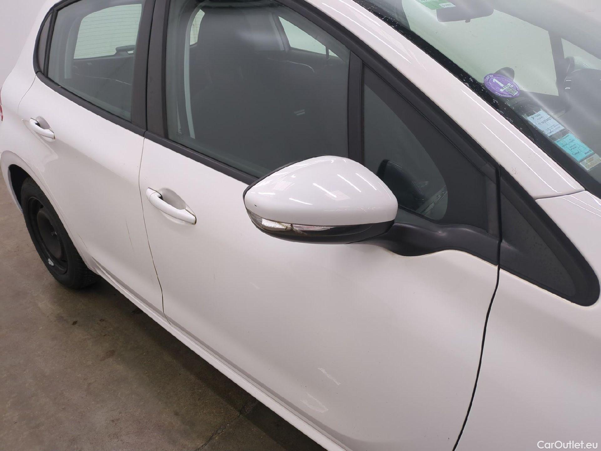  Peugeot  208  Affaire Premium Pack 1.2 80CV BVM5 E6dT #52