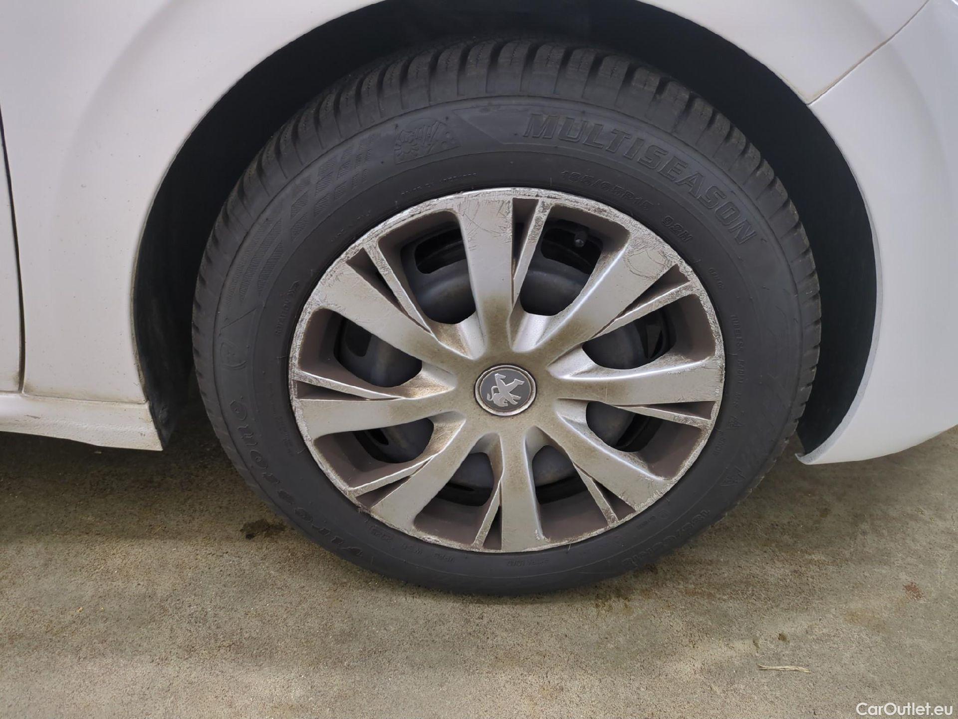  Peugeot  208  Affaire Premium Pack 1.2 80CV BVM5 E6dT #19