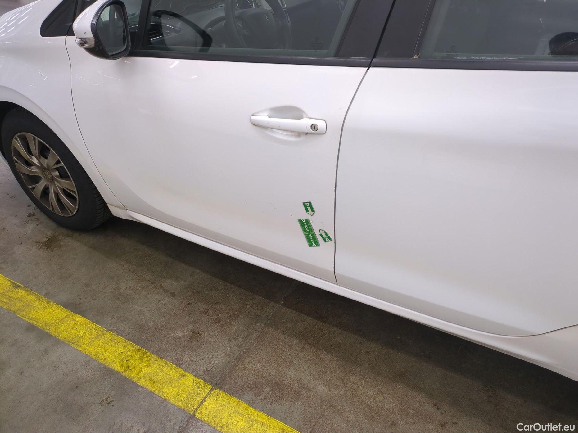  Peugeot  208  Affaire Premium Pack 1.2 80CV BVM5 E6dT #40