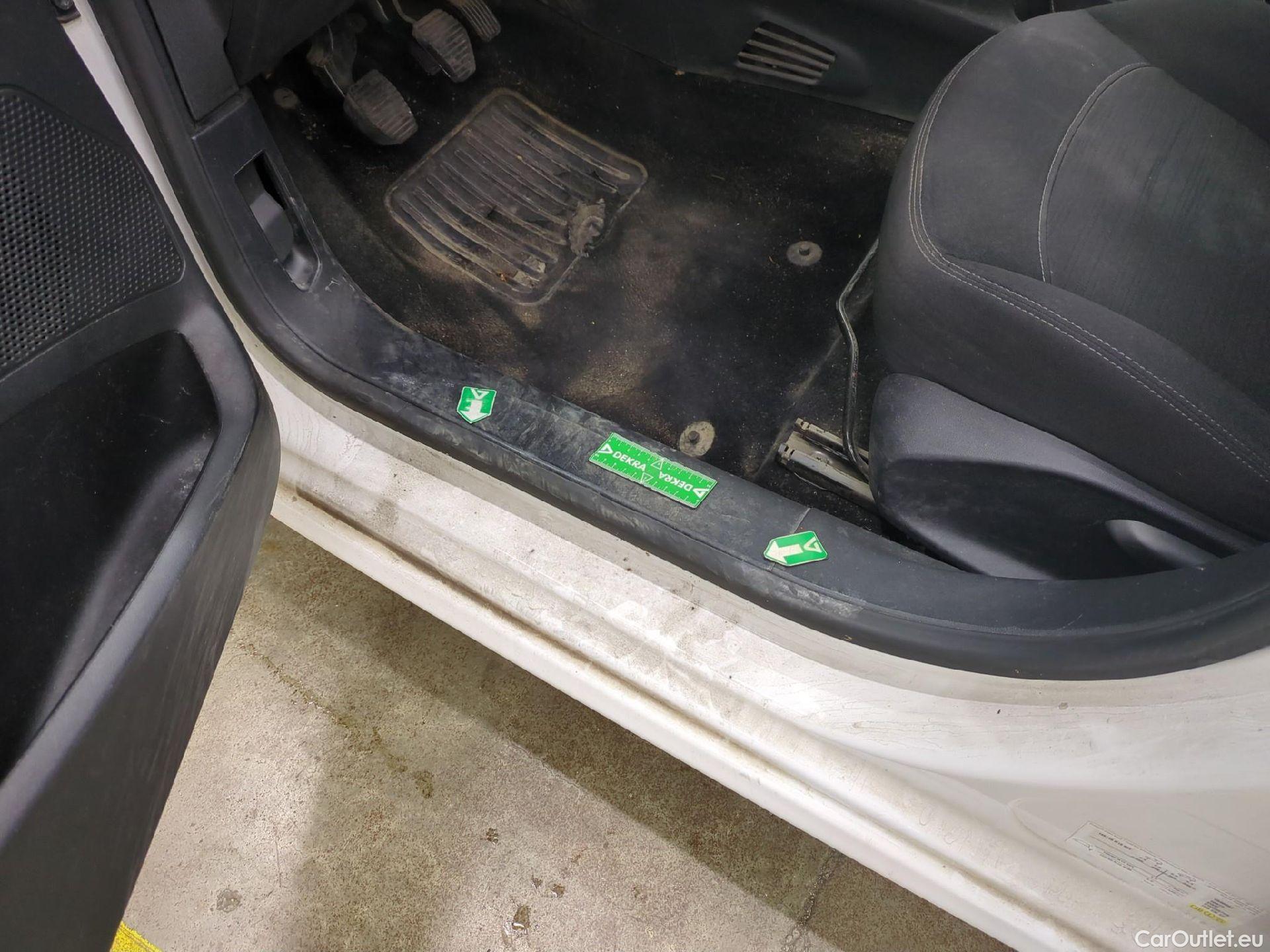  Peugeot  208  Affaire Premium Pack 1.2 80CV BVM5 E6dT #9