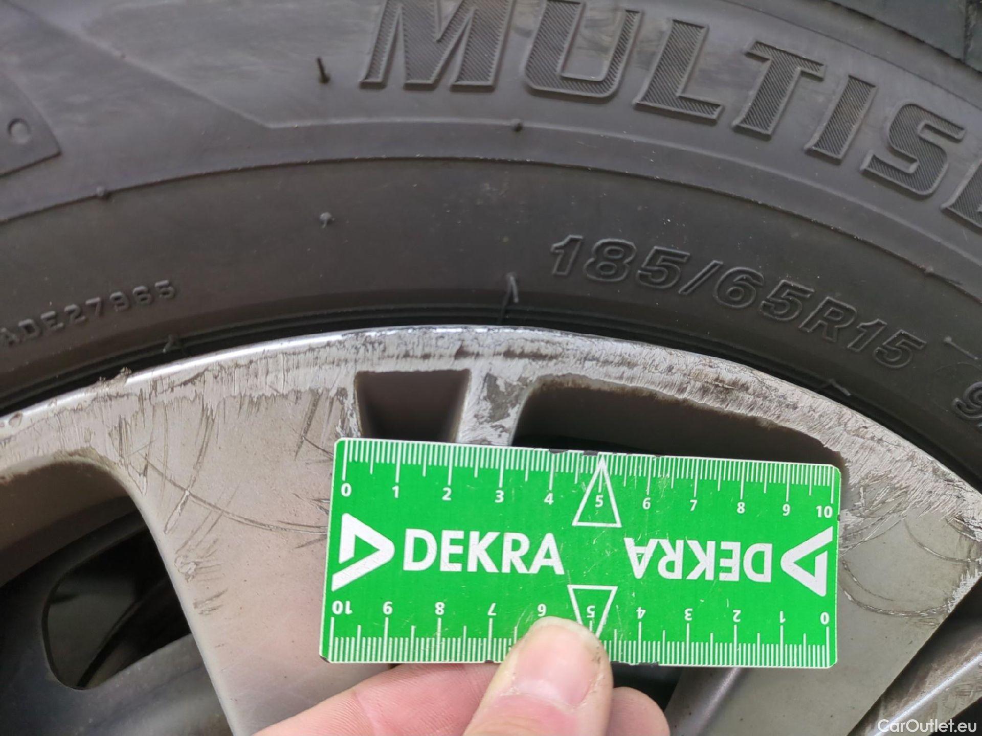  Peugeot  208  Affaire Premium Pack 1.2 80CV BVM5 E6dT #18