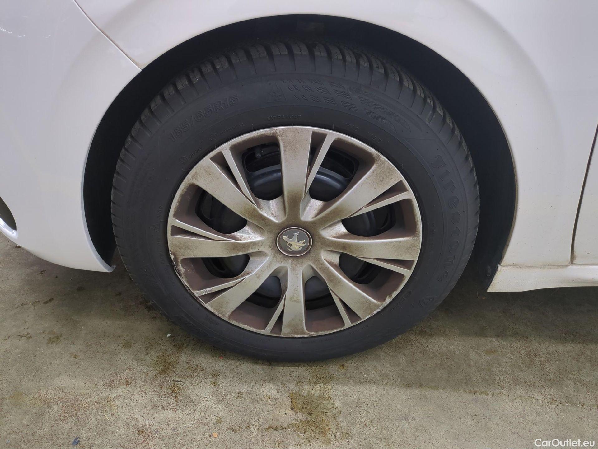  Peugeot  208  Affaire Premium Pack 1.2 80CV BVM5 E6dT #1