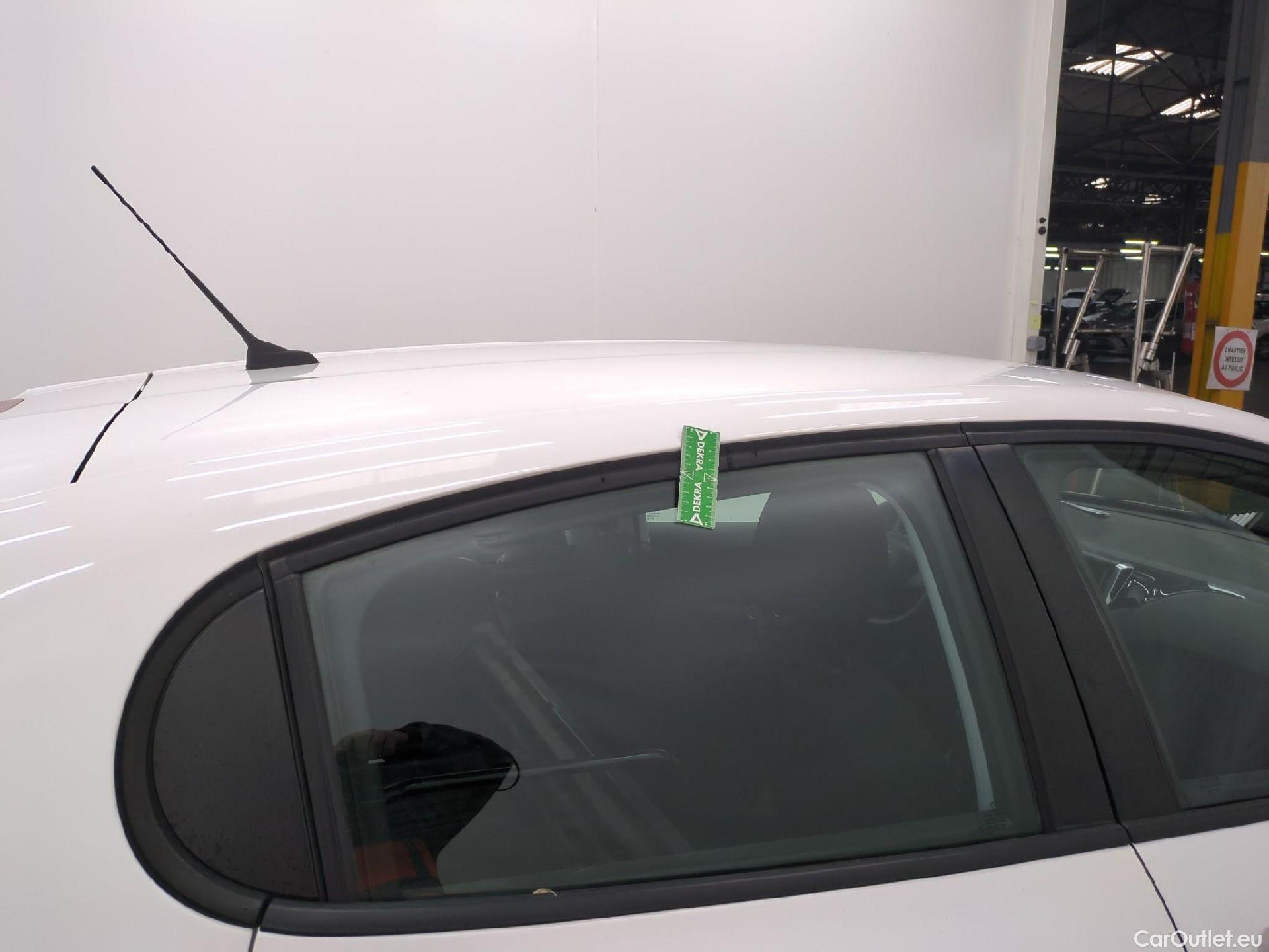  Peugeot  208  Affaire Premium Pack 1.2 80CV BVM5 E6dT #51