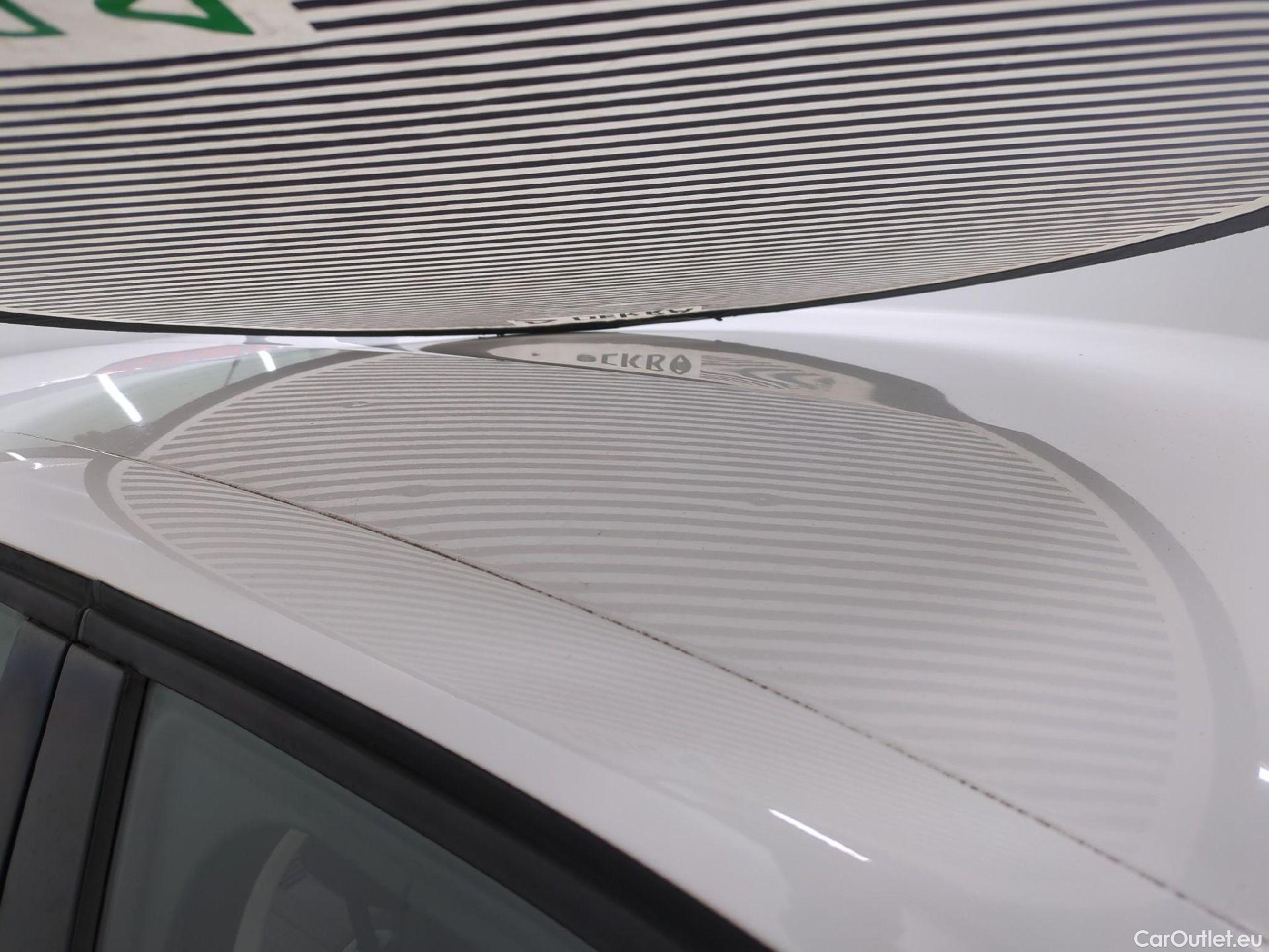  Peugeot  208  Affaire Premium Pack 1.2 80CV BVM5 E6dT #36