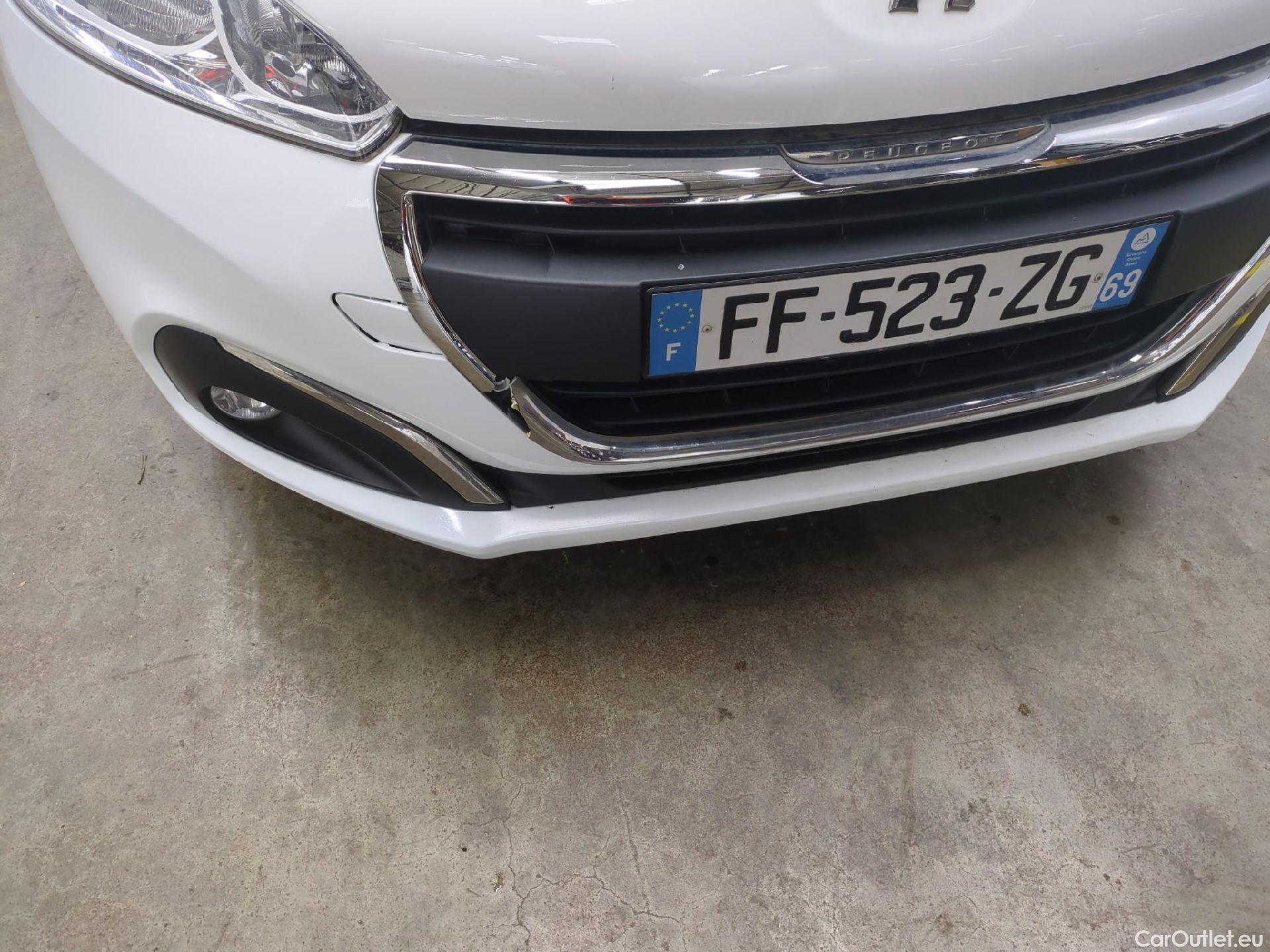  Peugeot  208  Affaire Premium Pack 1.2 80CV BVM5 E6dT #26