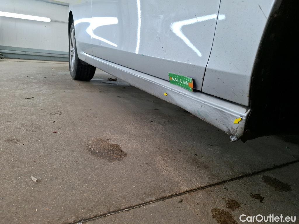  Volkswagen  Golf  VOLKSWAGEN / 2020 / 5P / Berline 2.0 TDI SCR 150 DSG7 Life Busi 1st #1