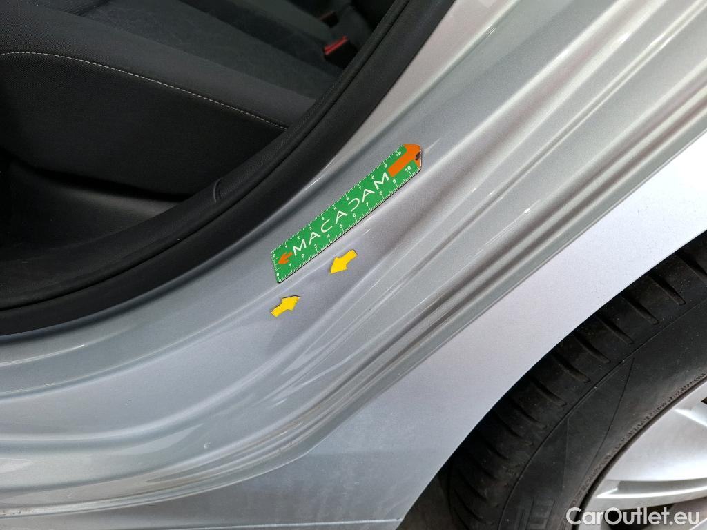  Volkswagen  Golf  VOLKSWAGEN / 2020 / 5P / Berline 2.0 TDI SCR 150 DSG7 Life Busi 1st #24