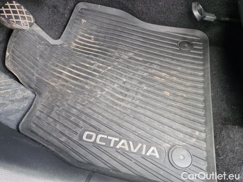  Skoda  Octavia  Combi (NX3)(2020) Oct.Combi 2.0TDI 85 Style #26