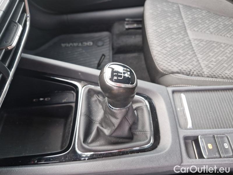  Skoda  Octavia  Combi (NX3)(2020) Oct.Combi 2.0TDI 85 Style #7