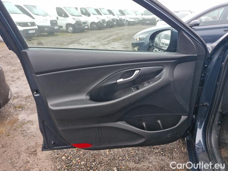  Hyundai  i30  (PD)(01.2017 ->)  kom. TGDI 120 Start Plus #16