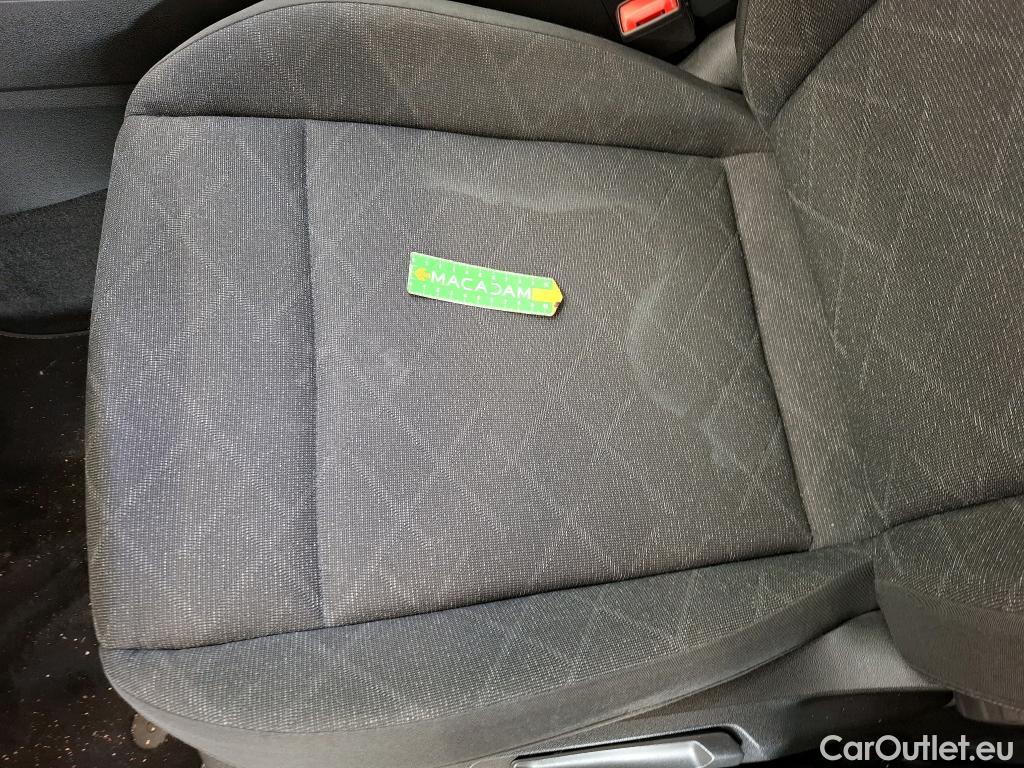  Volkswagen  Golf  VOLKSWAGEN / 2020 / 5P / Berline 2.0 TDI SCR 150 DSG7 Life Busi 1st #34