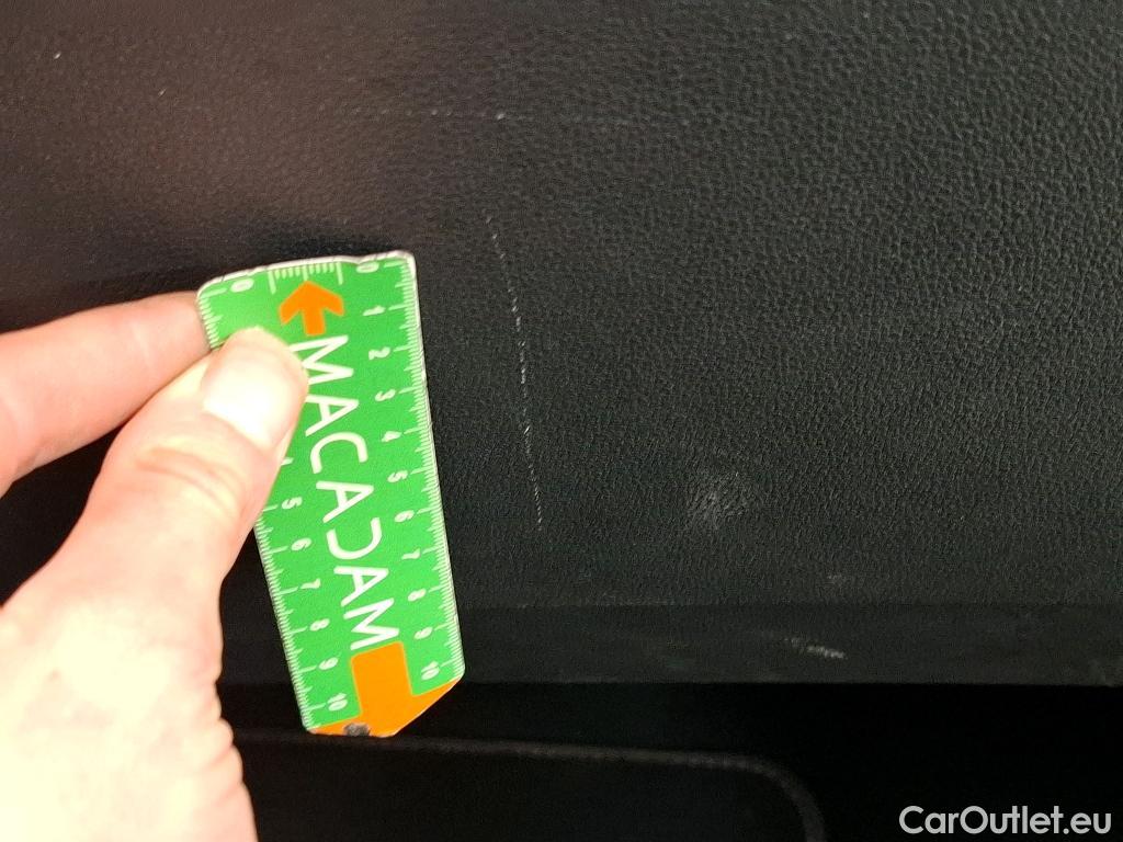  Volkswagen  Golf  VOLKSWAGEN / 2020 / 5P / Berline 2.0 TDI SCR 150 DSG7 Life Busi 1st #23