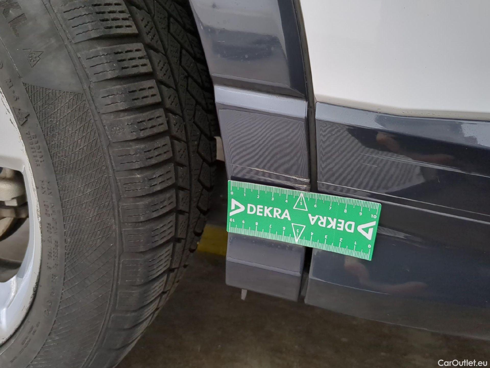  Audi  Q3 AUDI  / 2018 / 5P / SUV 35 TFSI 150 MHEV S TRONIC DESIGN LUXE #22