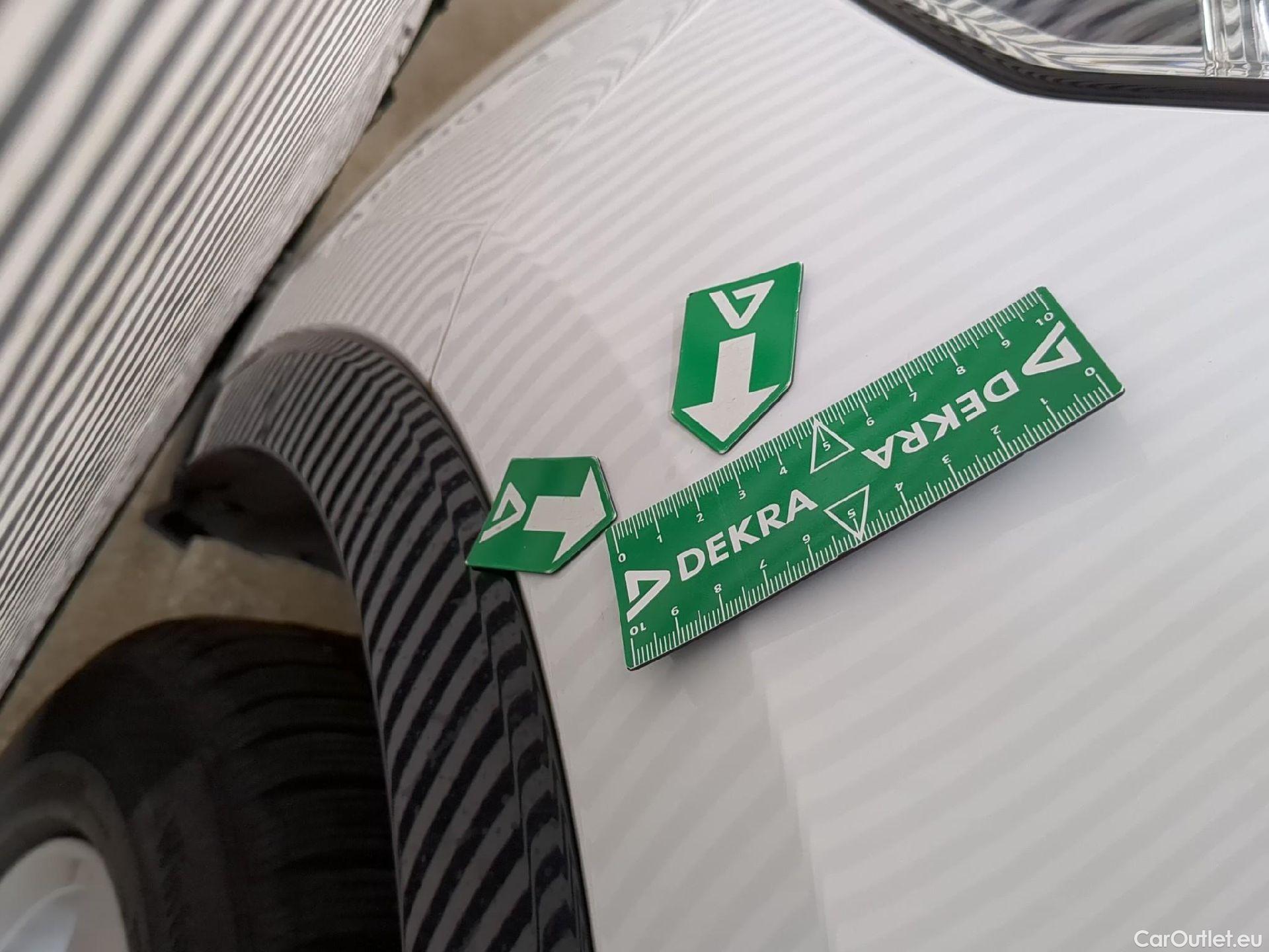  Audi  Q3 AUDI  / 2018 / 5P / SUV 35 TFSI 150 MHEV S TRONIC DESIGN LUXE #40