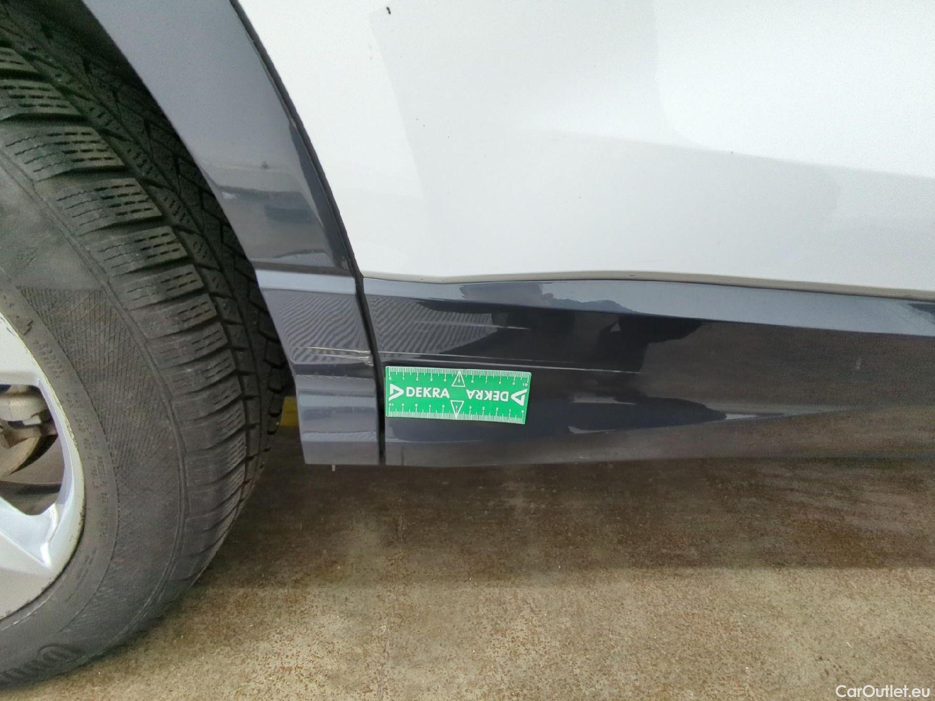  Audi  Q3 AUDI  / 2018 / 5P / SUV 35 TFSI 150 MHEV S TRONIC DESIGN LUXE #23