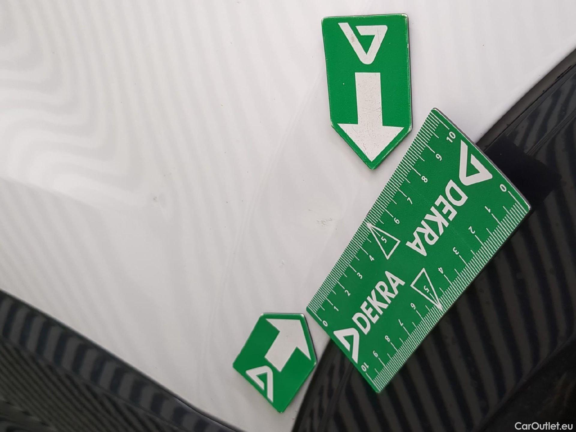  Audi  Q3 AUDI  / 2018 / 5P / SUV 35 TFSI 150 MHEV S TRONIC DESIGN LUXE #46