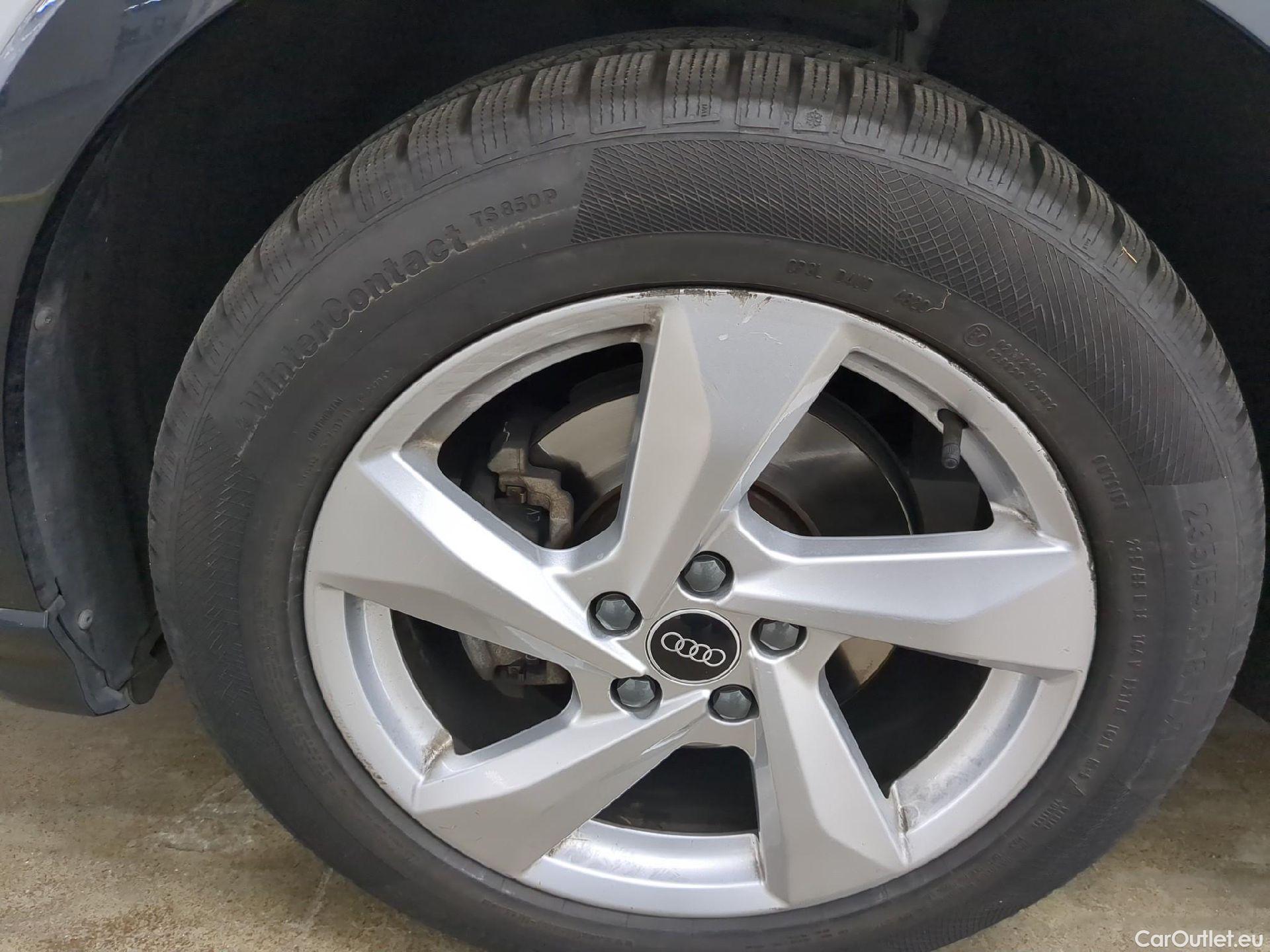  Audi  Q3 AUDI  / 2018 / 5P / SUV 35 TFSI 150 MHEV S TRONIC DESIGN LUXE #2