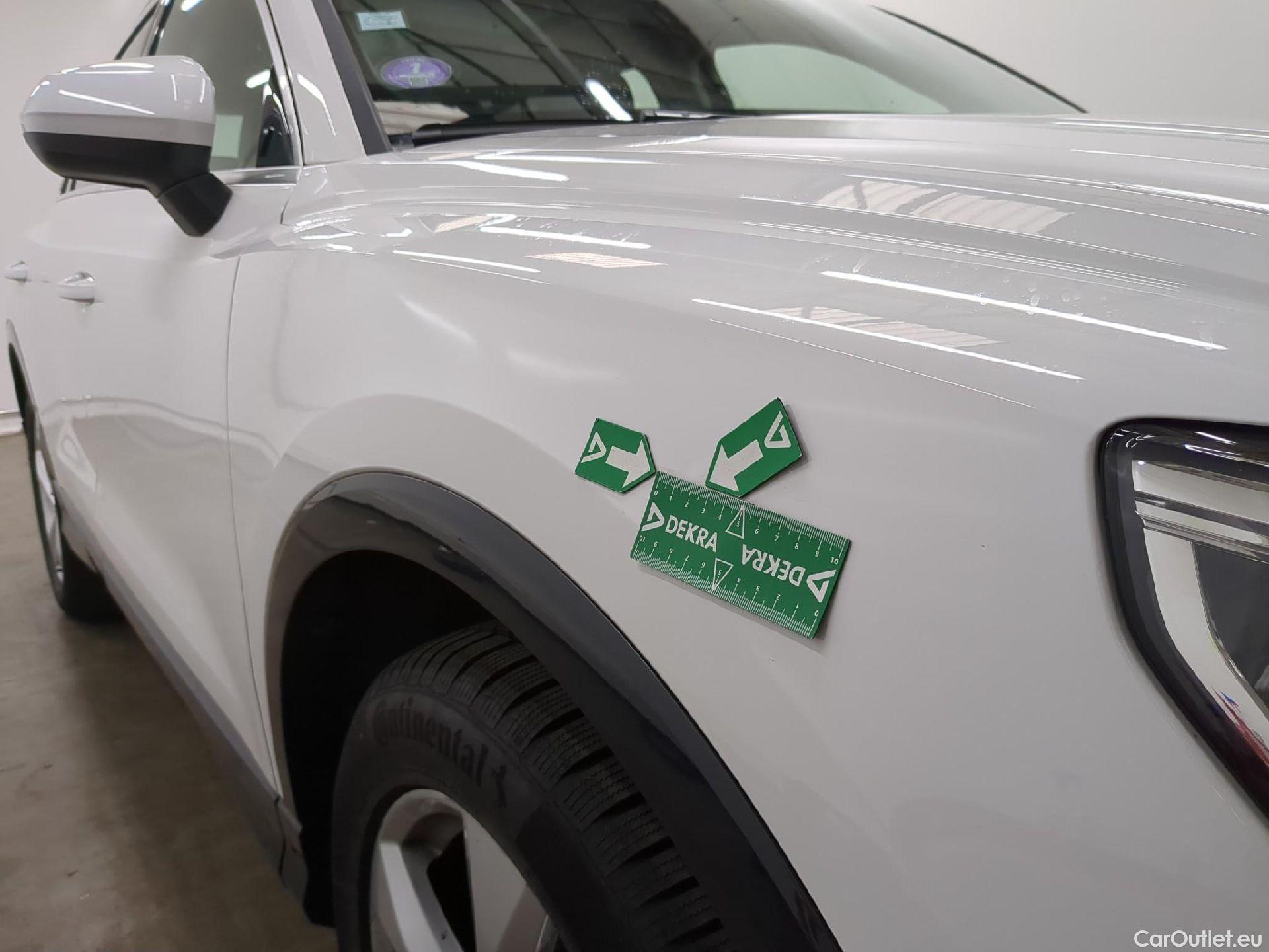  Audi  Q3 AUDI  / 2018 / 5P / SUV 35 TFSI 150 MHEV S TRONIC DESIGN LUXE #28