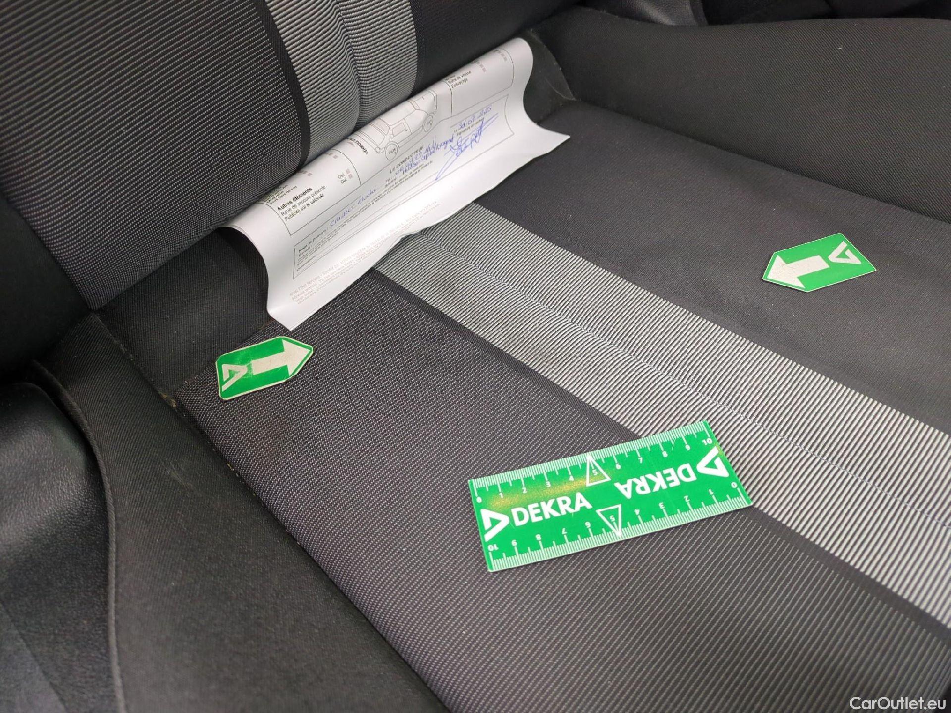  Audi  A3 AUDI  Sportback / 2020 / 5P / Berline 30 TFSI MHEV S Tronic 110 Design #42