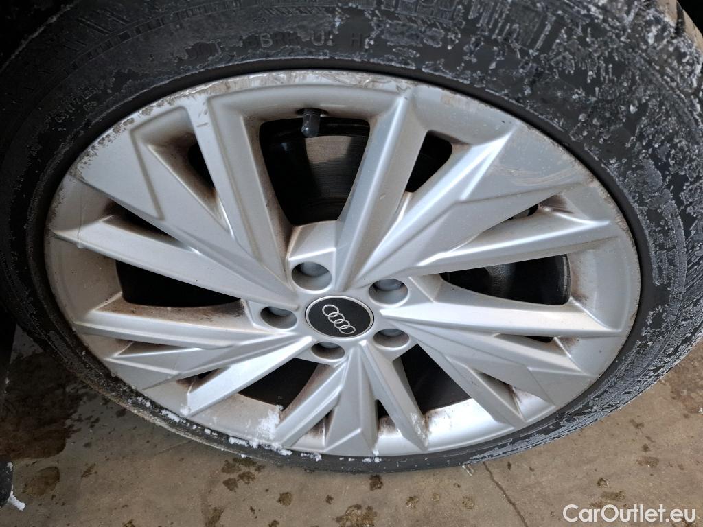  Audi  A3 AUDI  Sportback / 2020 / 5P / Berline 35 TFSI 150 MHEV S Tronic Design Luxe #20