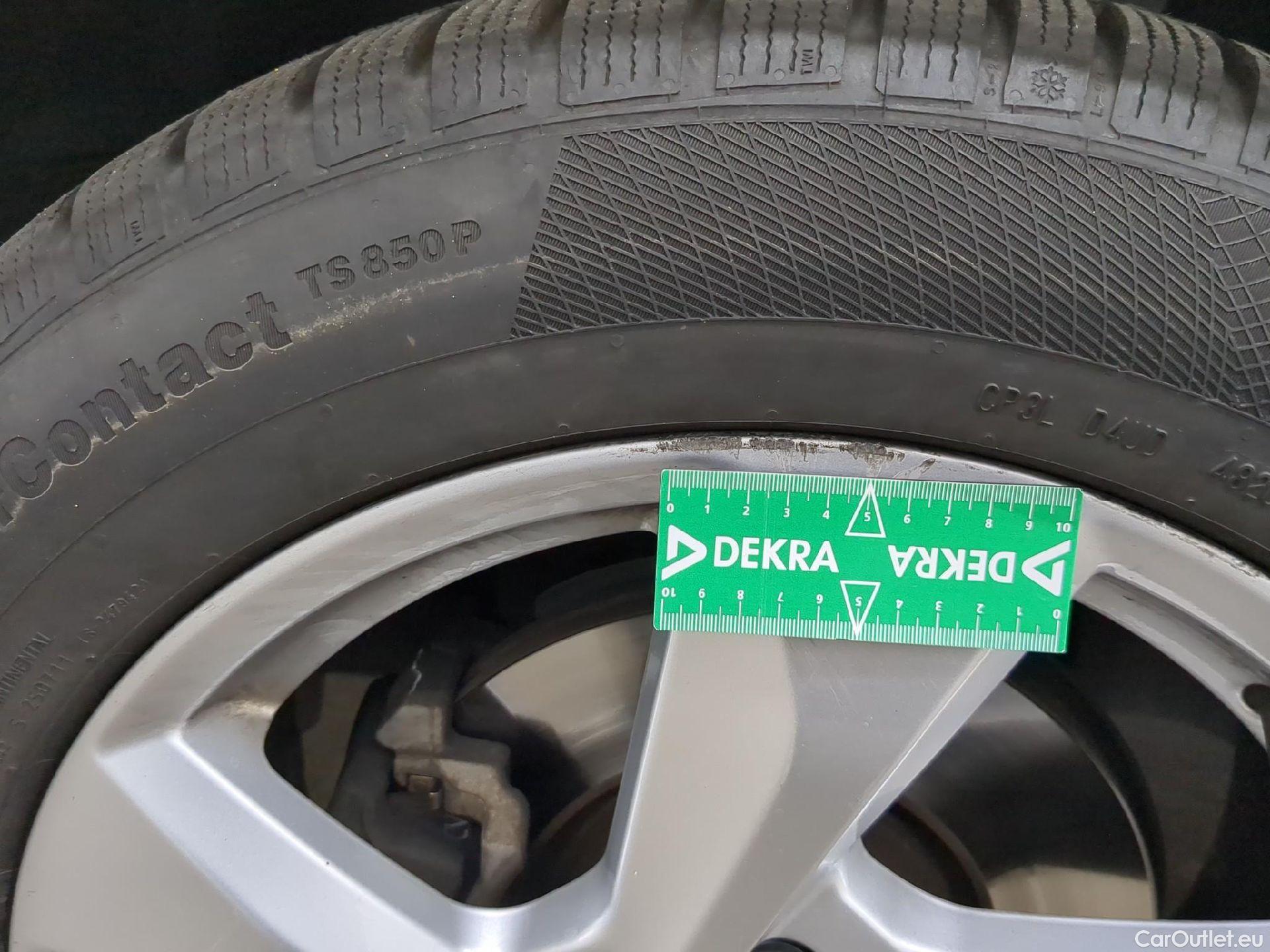  Audi  Q3 AUDI  / 2018 / 5P / SUV 35 TFSI 150 MHEV S TRONIC DESIGN LUXE #6