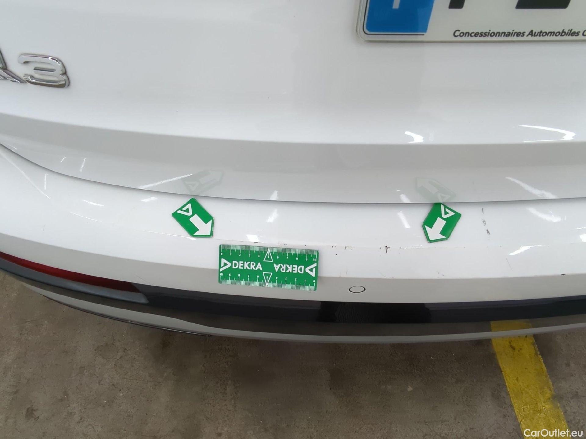  Audi  Q3 AUDI  / 2018 / 5P / SUV 35 TFSI 150 MHEV S TRONIC DESIGN LUXE #13