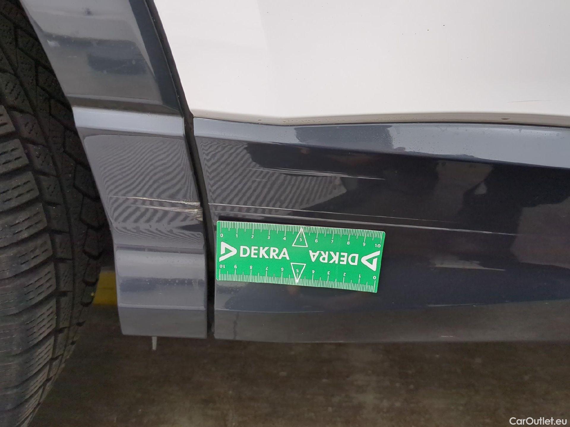  Audi  Q3 AUDI  / 2018 / 5P / SUV 35 TFSI 150 MHEV S TRONIC DESIGN LUXE #24