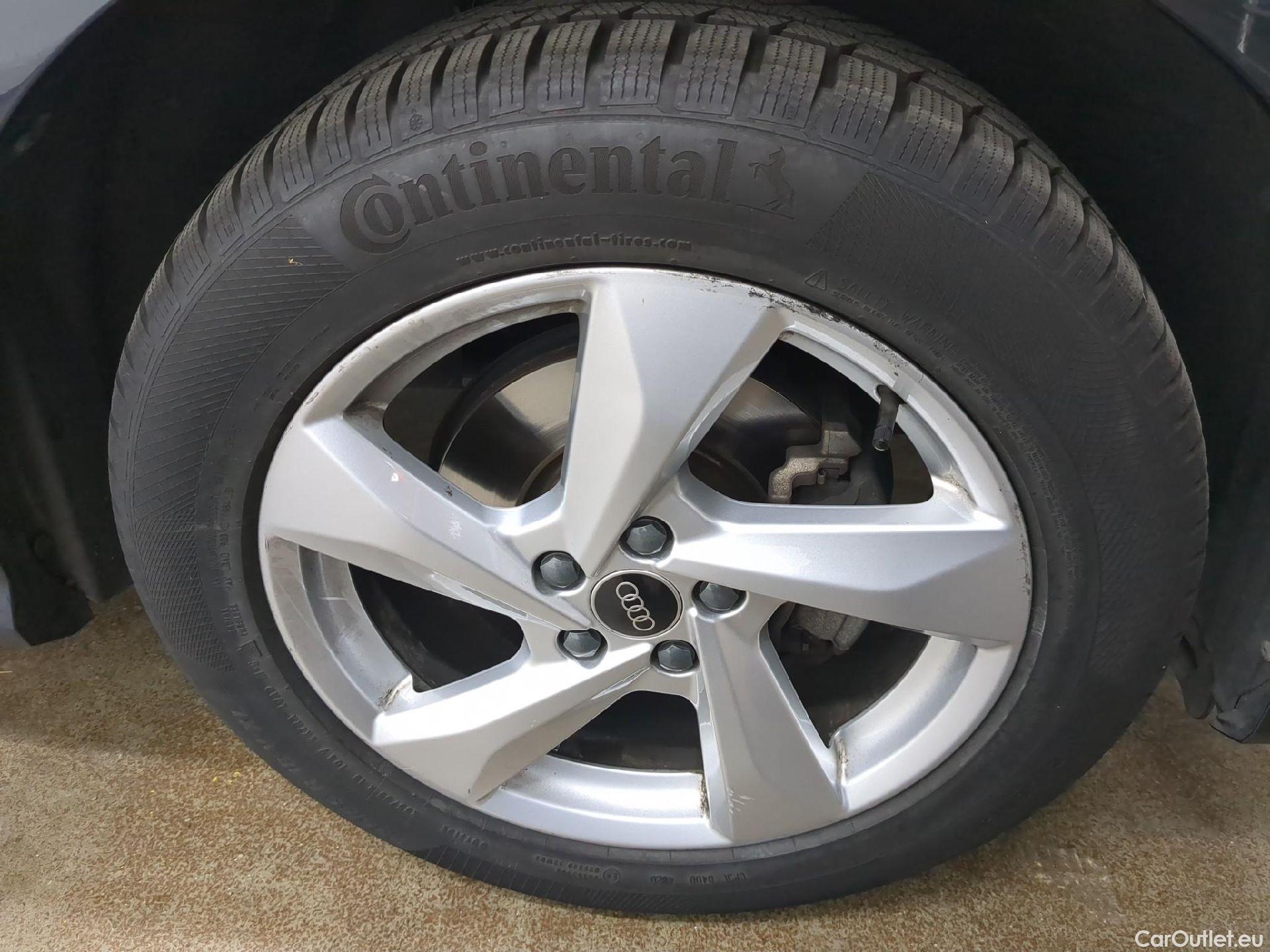  Audi  Q3 AUDI  / 2018 / 5P / SUV 35 TFSI 150 MHEV S TRONIC DESIGN LUXE #1