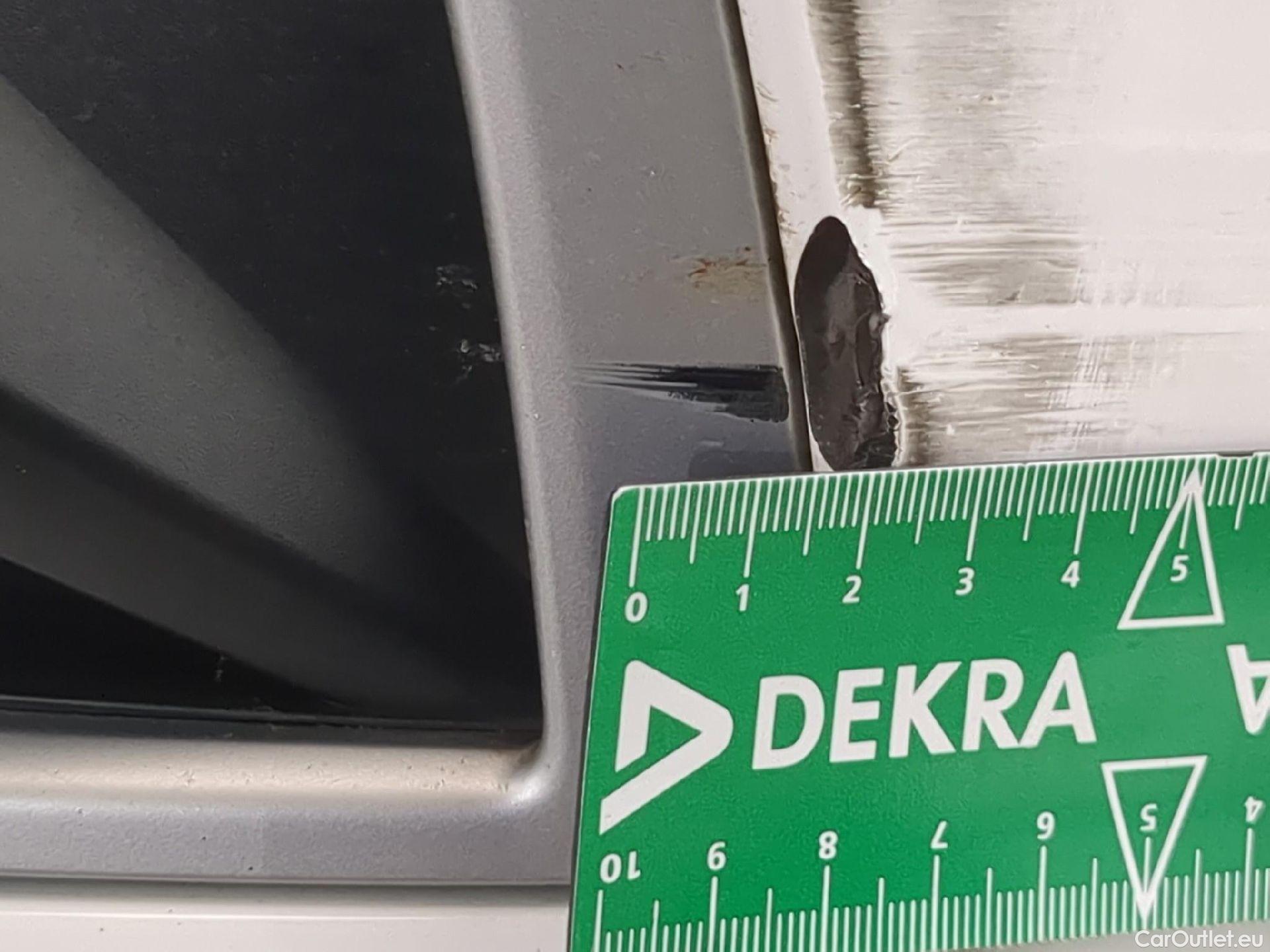  Audi  Q3 AUDI  / 2018 / 5P / SUV 35 TFSI 150 MHEV S TRONIC DESIGN LUXE #38