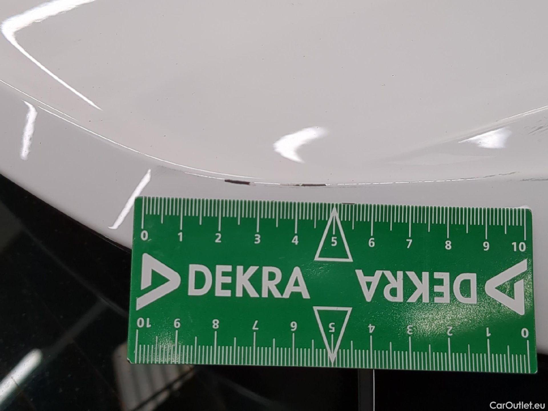  Audi  Q3 AUDI  / 2018 / 5P / SUV 35 TFSI 150 MHEV S TRONIC DESIGN LUXE #9