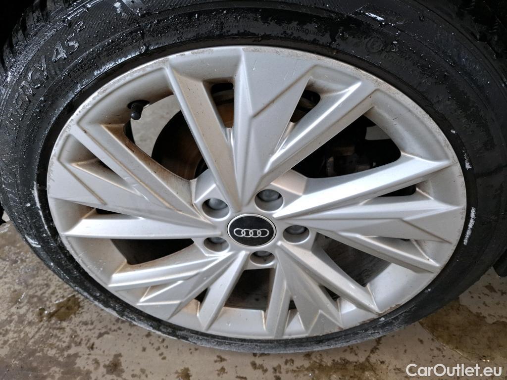 Audi  A3 AUDI  Sportback / 2020 / 5P / Berline 35 TFSI 150 MHEV S Tronic Design Luxe #16
