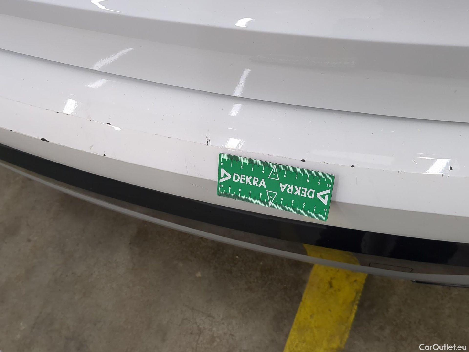  Audi  Q3 AUDI  / 2018 / 5P / SUV 35 TFSI 150 MHEV S TRONIC DESIGN LUXE #14