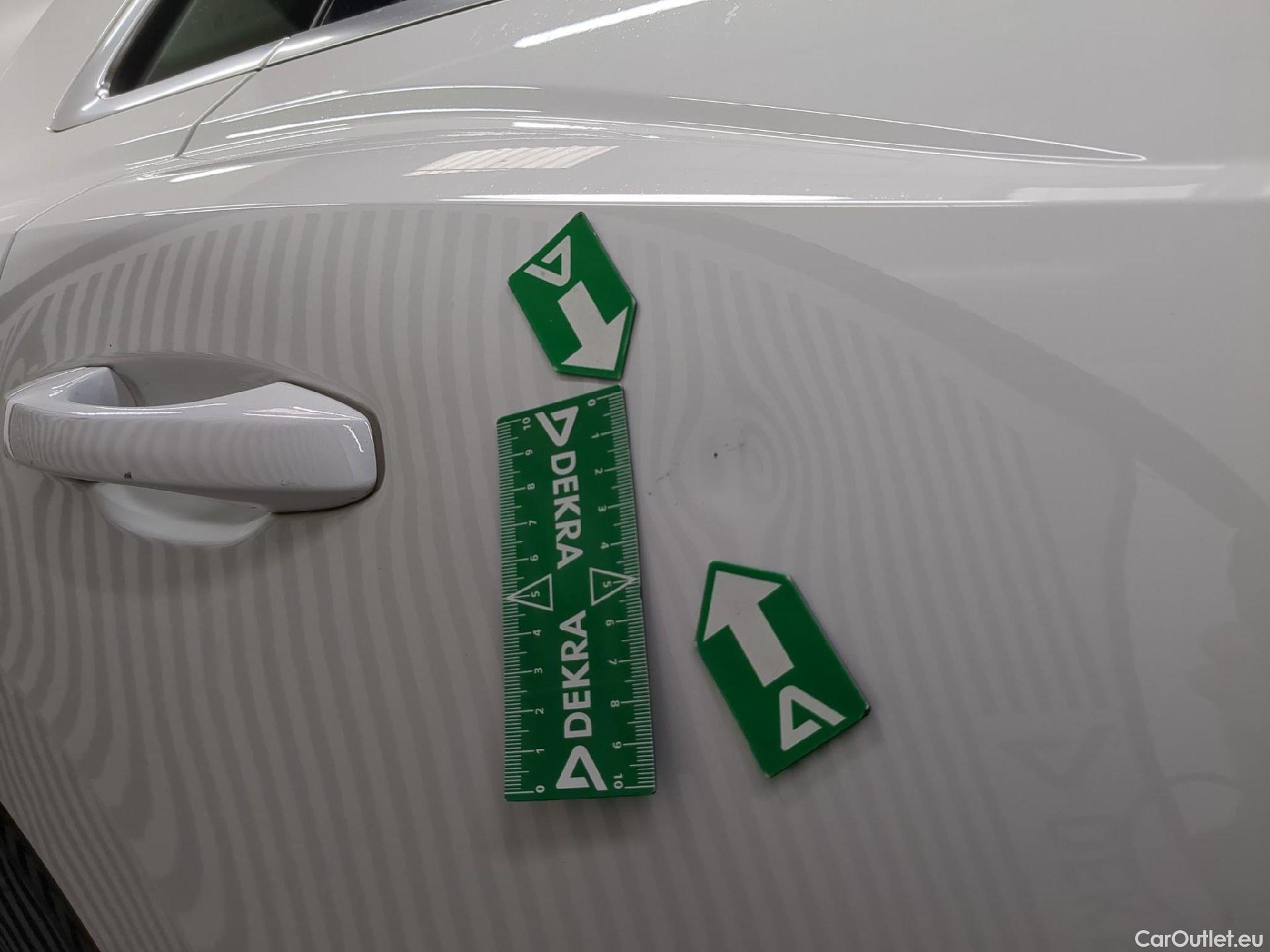  Audi  Q3 AUDI  / 2018 / 5P / SUV 35 TFSI 150 MHEV S TRONIC DESIGN LUXE #26