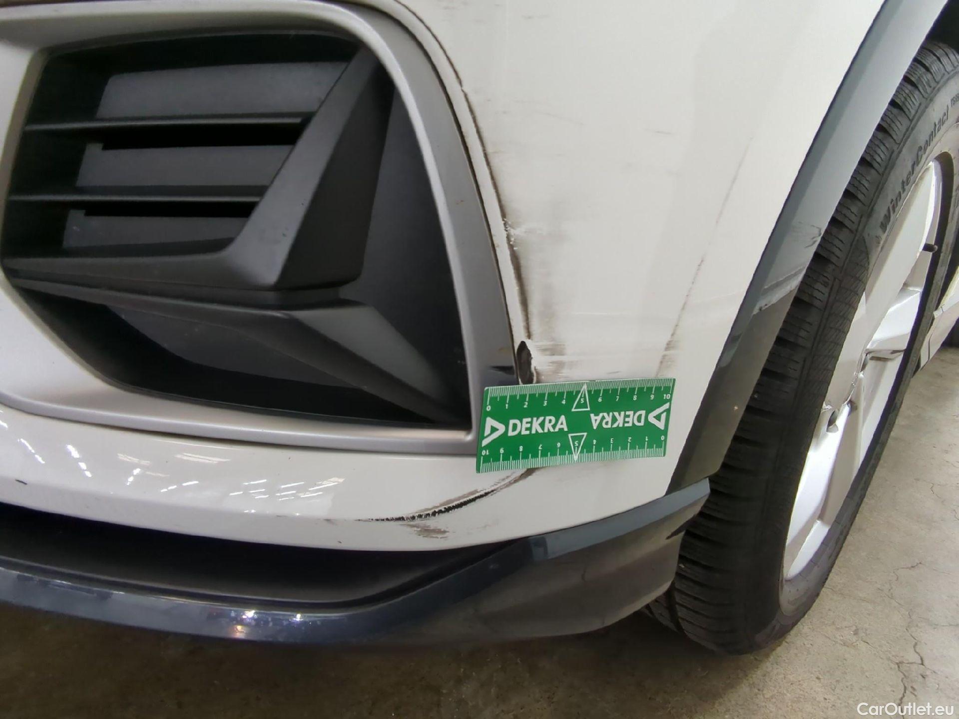  Audi  Q3 AUDI  / 2018 / 5P / SUV 35 TFSI 150 MHEV S TRONIC DESIGN LUXE #37