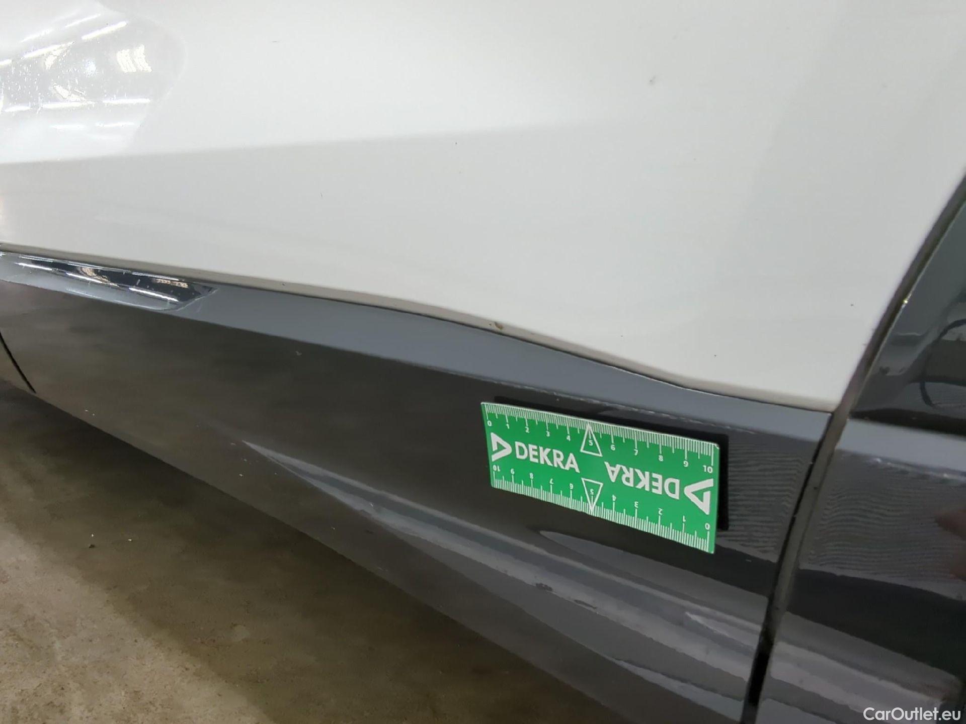  Audi  Q3 AUDI  / 2018 / 5P / SUV 35 TFSI 150 MHEV S TRONIC DESIGN LUXE #47