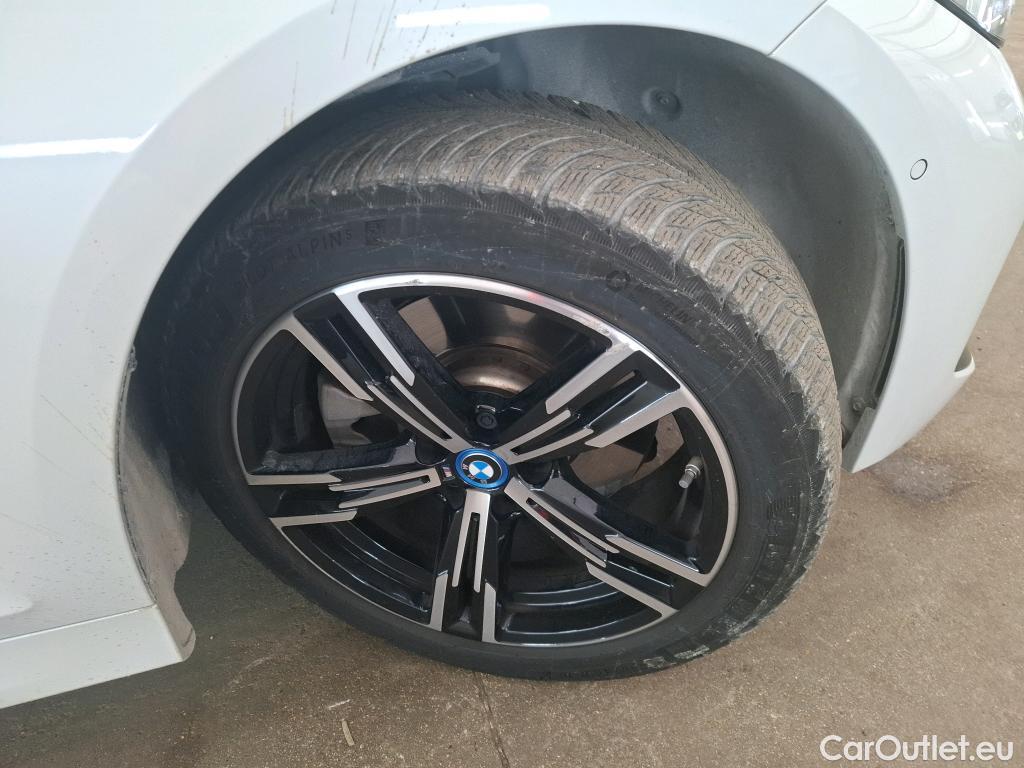  Bmw  Serie 3 BMW Série 3 Touring / 2022 / 5P / Break 320e xDrive 204ch M Sport BVA8 Hybride #4