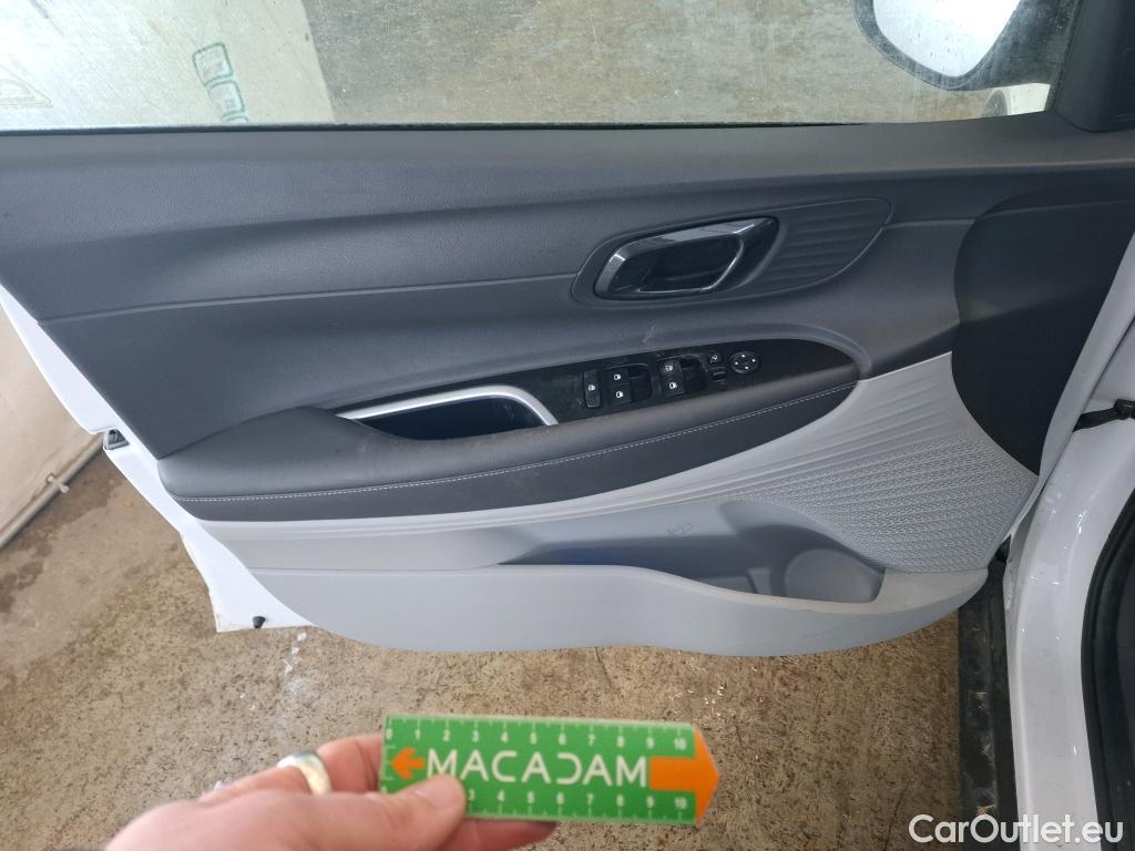  Hyundai  Bayon HYUNDAI  2021 5P SUV 1.0 T-GDI 100 HYBRID 48V INTUITIVE #1