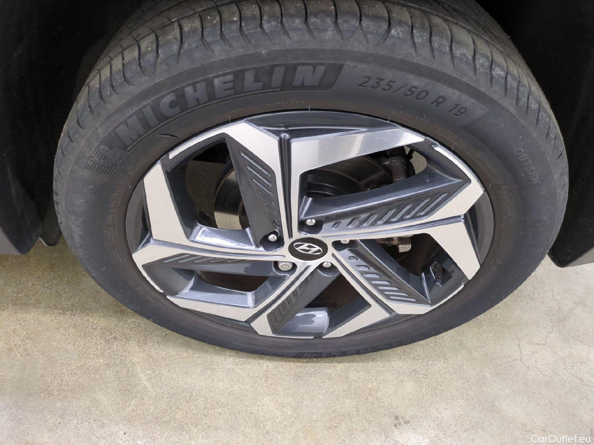  Hyundai  Tucson HYUNDAI  / 2020 / 5P / SUV 1.6 PHEV 265 HTRAC EXECUTIVE 4WD AUTO #24