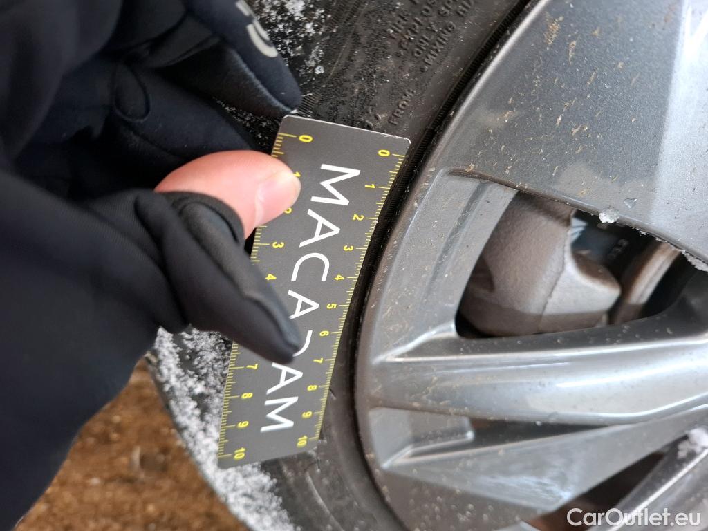  Peugeot  208  (e-) Style 50kWh BVA #10