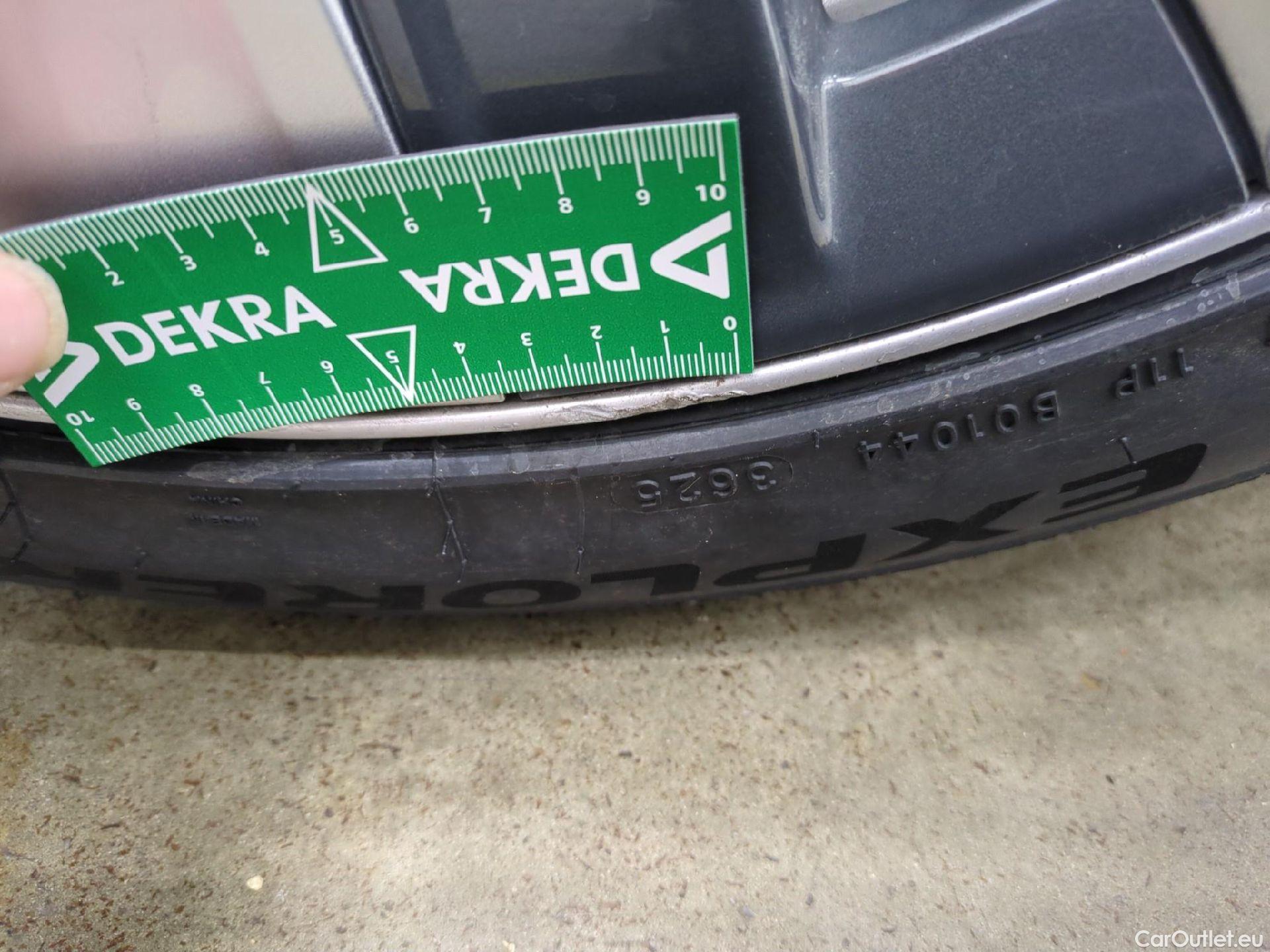  Tesla  Model Y TESLA  / 2020 / 5P / SUV Grand Autonomie Dual Motor AWD #4