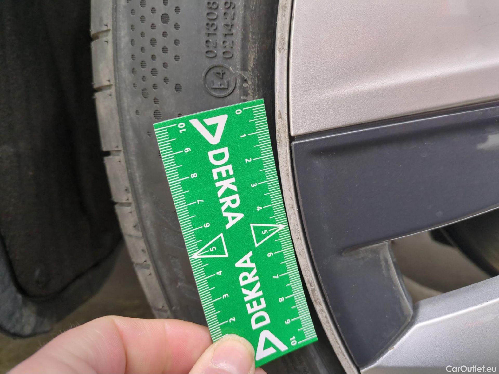  Tesla  Model Y TESLA  / 2020 / 5P / SUV Grand Autonomie Dual Motor AWD #8